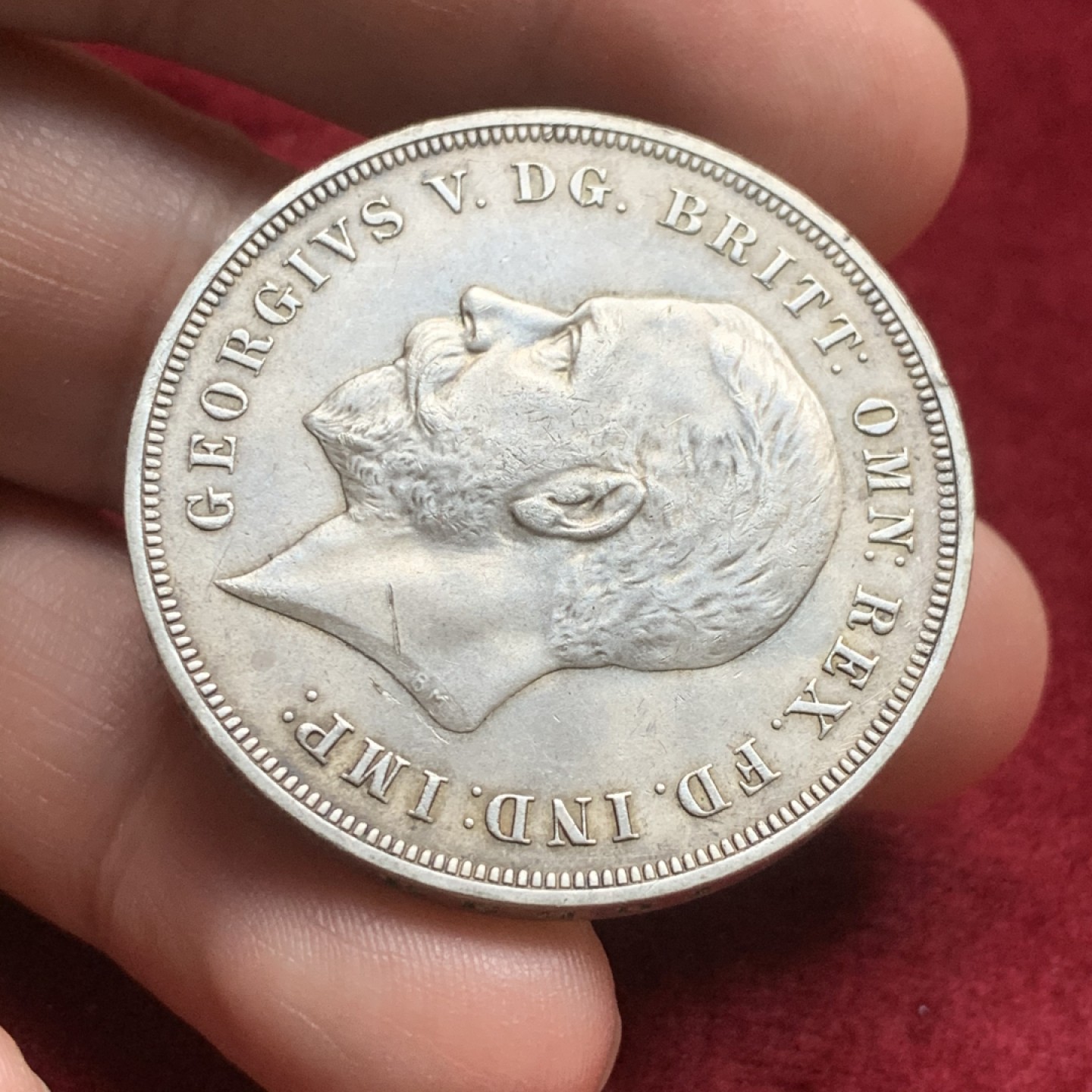 《竞宝斋》第59场-本周日，周一2场连拍（全场不限金额包邮） 英国 1935年 乔五 木马马剑 1克朗 原光好品 大热品种