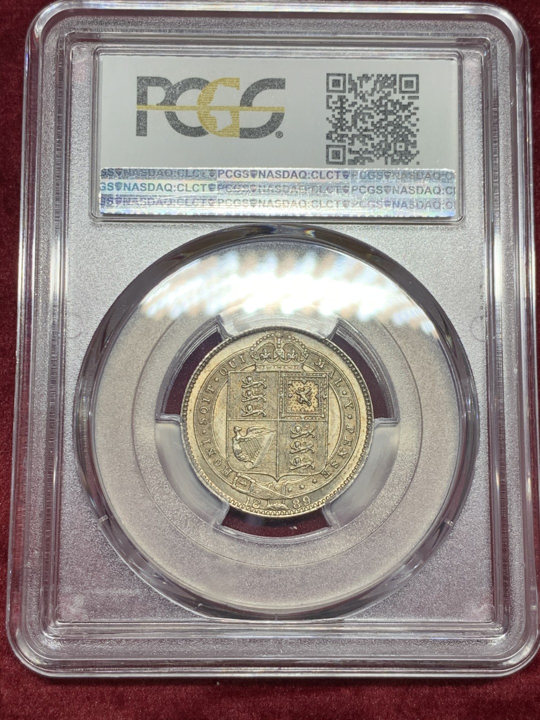 《竞宝斋》第59场-本周日，周一2场连拍（全场不限金额包邮） PCGS MS62 大头版 英国 1889年 维多利亚女王 高冠 1先令银币 奶油光包浆 头像比正常的大很多