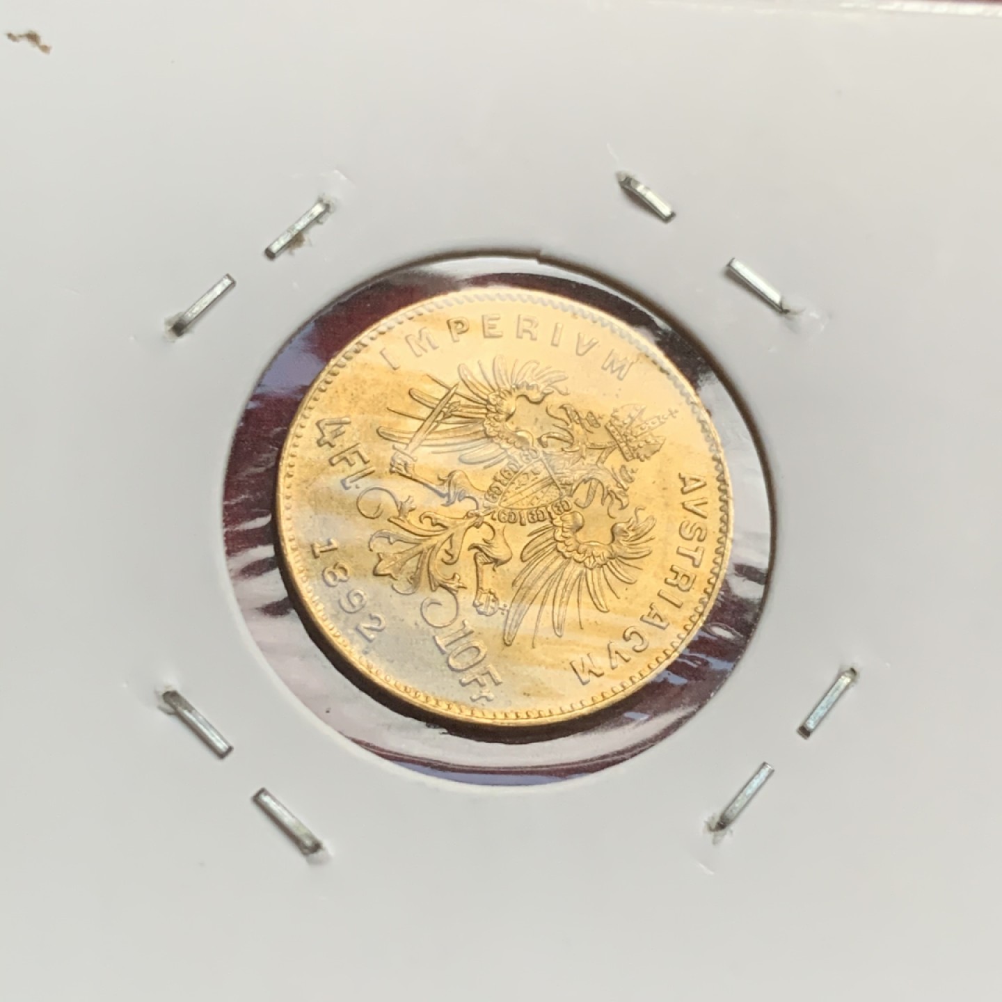 《竞宝斋》第59场-本周日，周一2场连拍（全场不限金额包邮） 裸币 1892年奥匈帝国4福林10法郎金币 少见的双币种面额 奥匈帝国金币名誉品 又名贸易金 3.23克 900金 MS65起步好品 该枚金币首年为1870年 1892年即为该金币后铸年份同时也为奥匈帝国贸易金的关门年份 老后铸