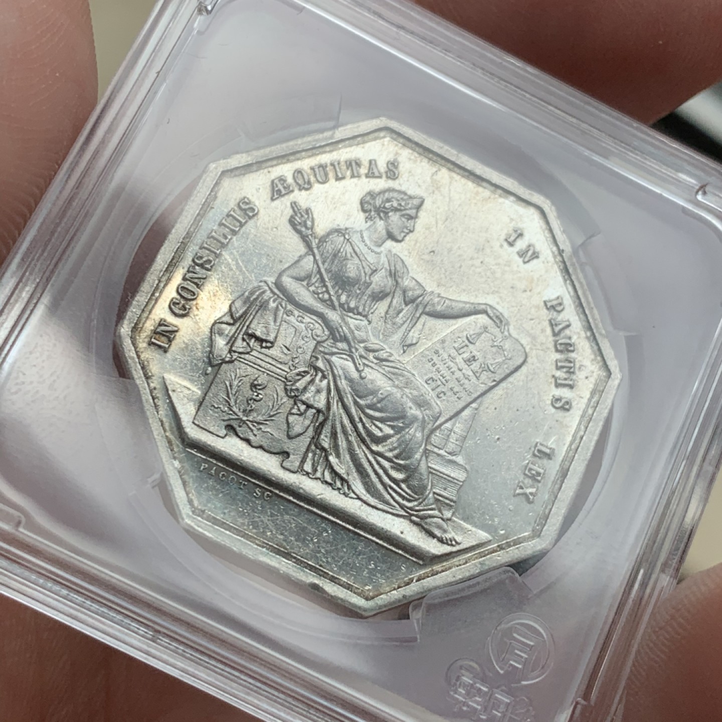 《竞宝斋》第59场-本周日，周一2场连拍（全场不限金额包邮） 1880~1901年间法国公证人八角银章  重量：15克；边铭：丰饶角银标