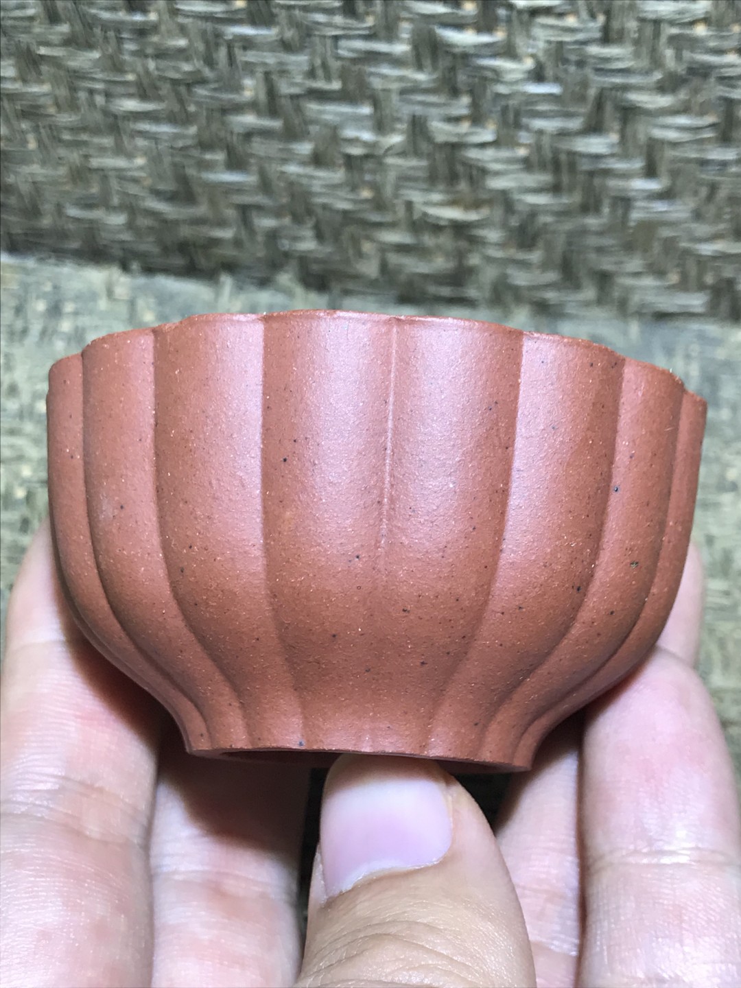 精美宜兴紫砂莲花品茗杯一个