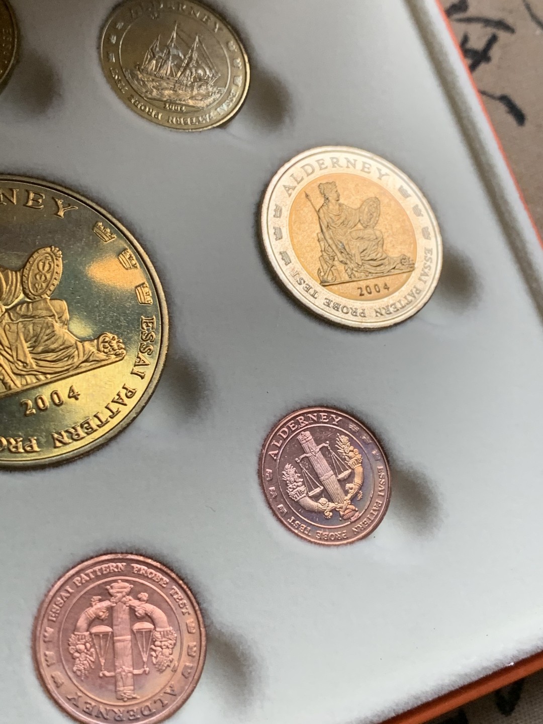 《竞宝斋》第59场-本周日，周一2场连拍（全场不限金额包邮） 奥尔德尼岛2004年欧元试铸样币