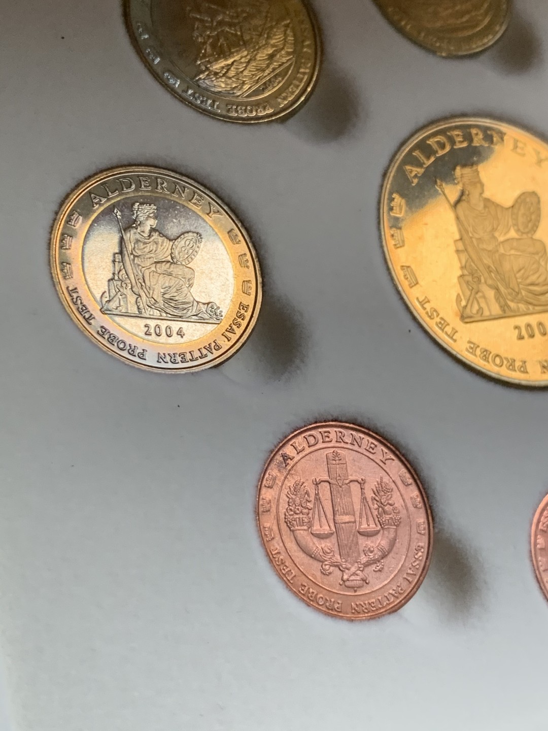 《竞宝斋》第59场-本周日，周一2场连拍（全场不限金额包邮） 奥尔德尼岛2004年欧元试铸样币