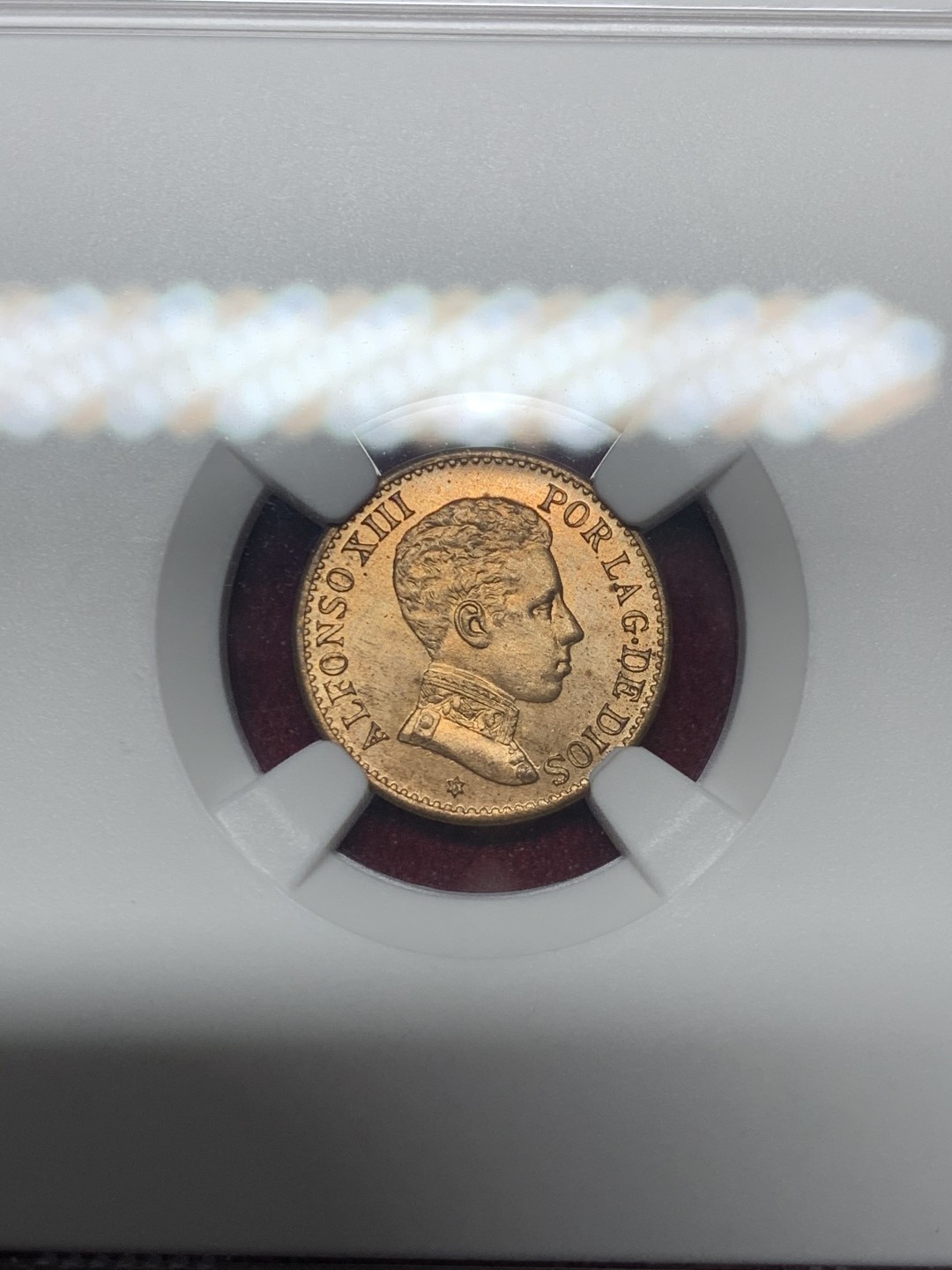 《竞宝斋》第59场-本周日，周一2场连拍（全场不限金额包邮） 亚军分 NGC-MS65 RD  顶级状态 西班牙 1906年 阿方索十三世 1C 铜币