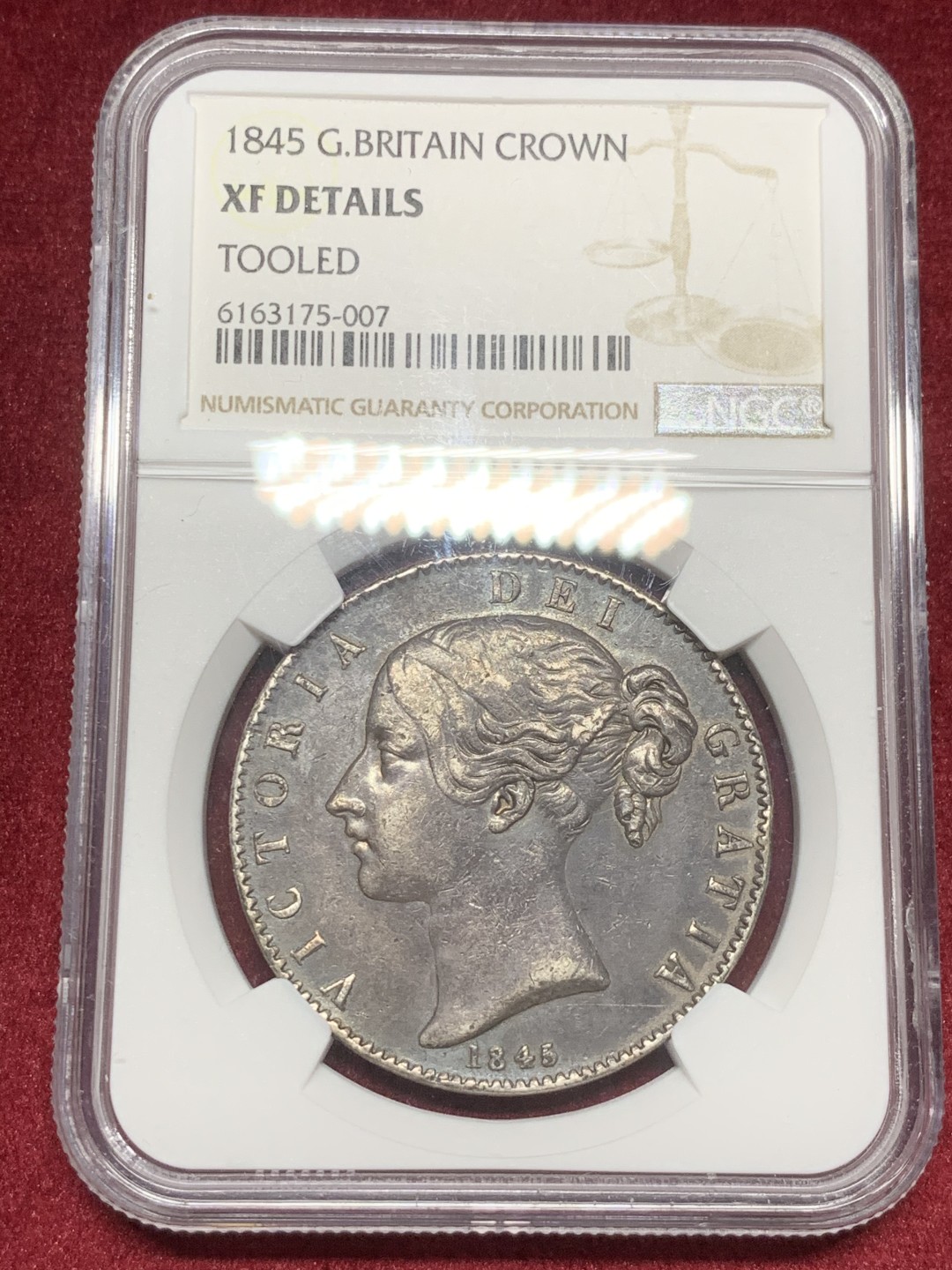 《竞宝斋》第59场-本周日，周一2场连拍（全场不限金额包邮） NGC XF 英国 1845年 年轻维多利亚 克朗 大银币 滞涨品种 双面深包浆 发髻清晰 磨损小