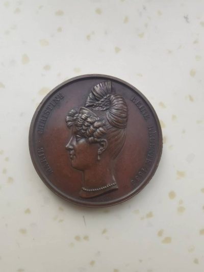 欧洲纪念章3 - 1833年西班牙摄政玛丽亚·克里斯蒂娜铜章