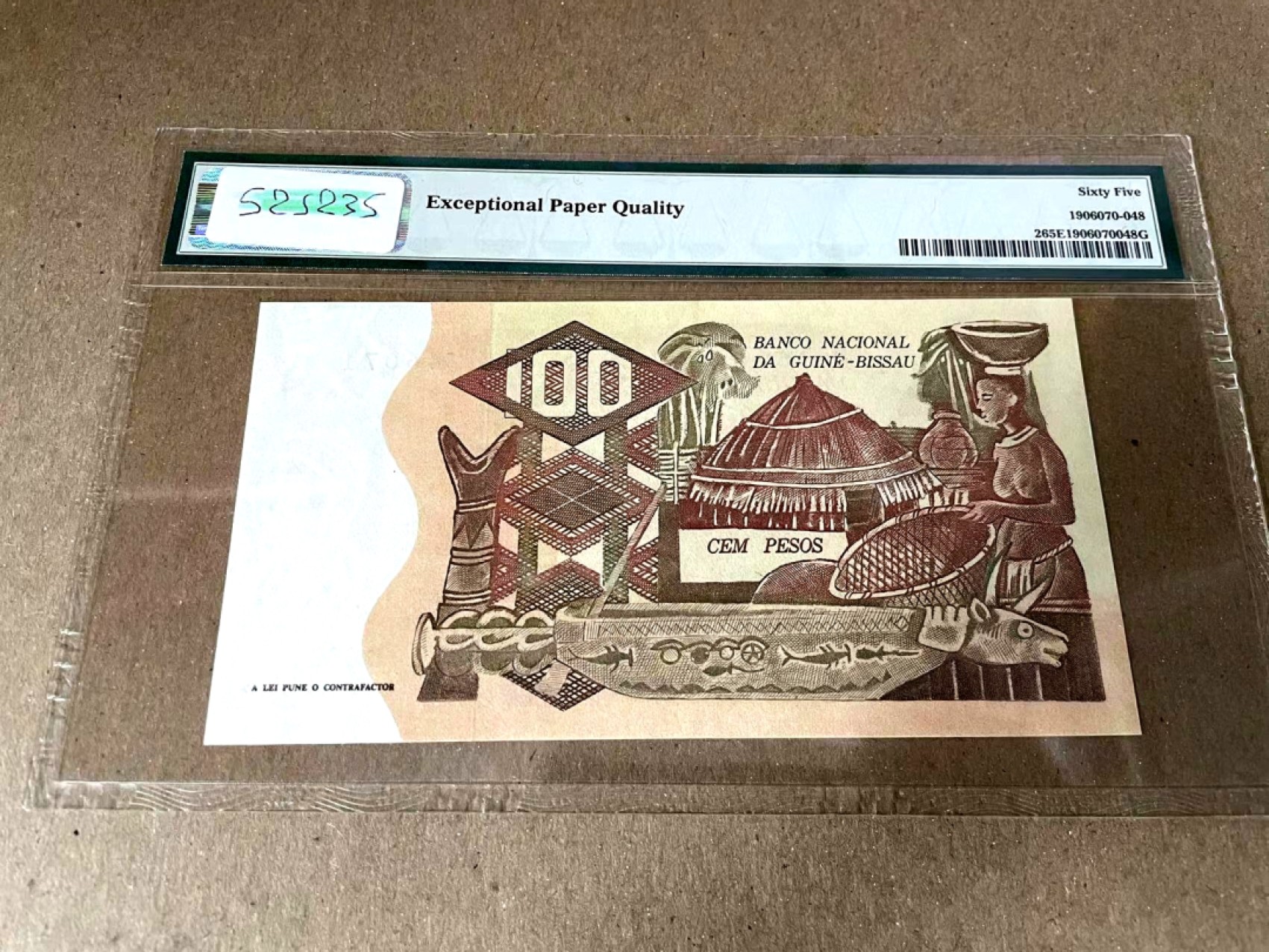 【Blue Auction】✨世界纸币精拍第186期——唯一冠军曼左尼（共77拍） 【p2首套纸币】几内亚比绍 1975年100比索 PMG65EPQ 绝品 风土人情抽象艺术