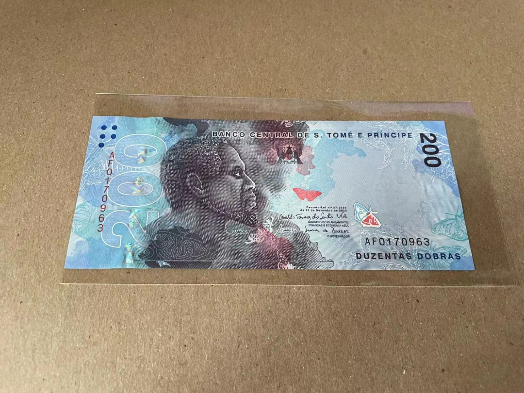 【Blue Auction】✨世界纸币精拍第186期——唯一冠军曼左尼（共77拍） 圣多美和普林西比 2020年200Dobras 全新UNC