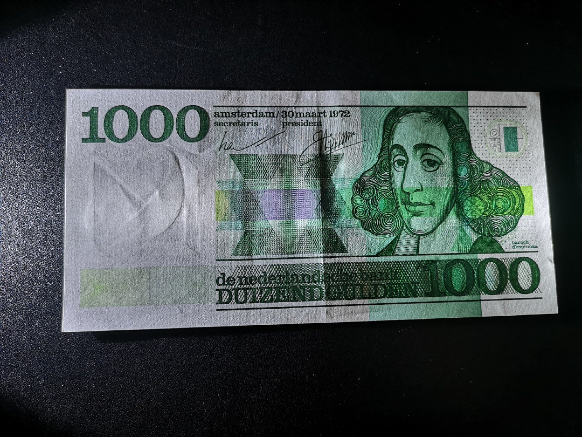 《外钞收藏家》第一百七十九期拍卖 荷兰人像版1000盾 AU品相 如图 中间有折 其他没问题