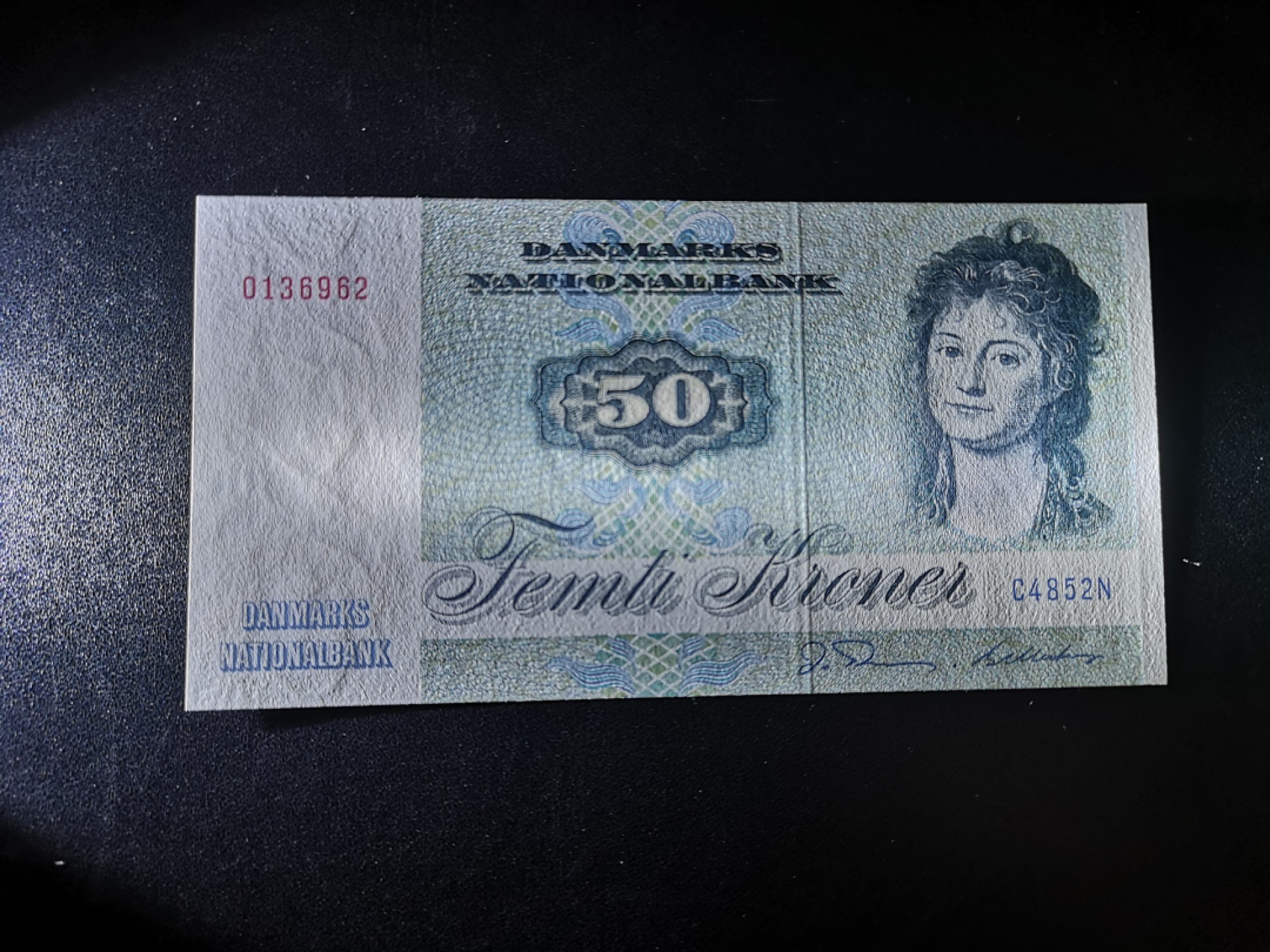 《外钞收藏家》第一百七十九期拍卖 丹麦动物版50克朗 全新UNC