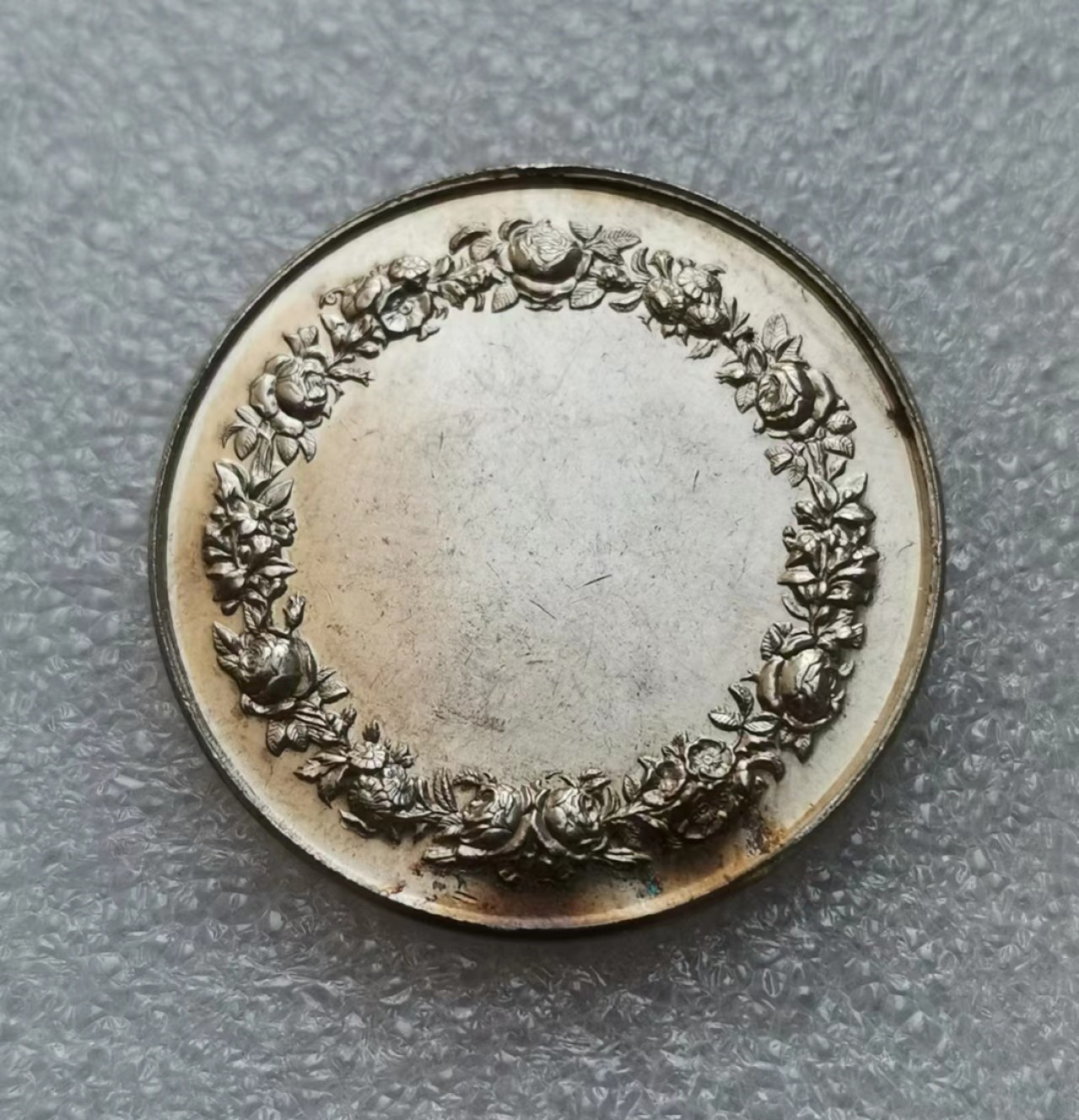 瓶子🏺第40期拍卖会 法国19世纪摩龙大师版银质婚章（UNC未使用）