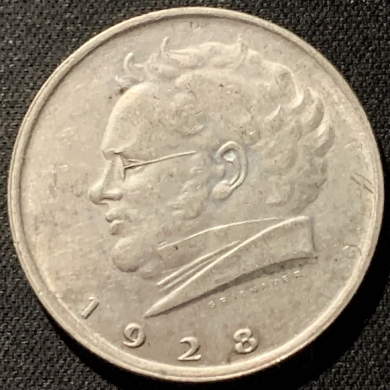 紫瑗钱币——第206期拍卖 奥地利 1928年 舒伯特 2先令 12克 0.64银 UNC