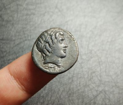 古罗马共和时期太阳神阿波罗银币朱庇特银币  - 古罗马共和时期太阳神阿波罗银币朱庇特银币 