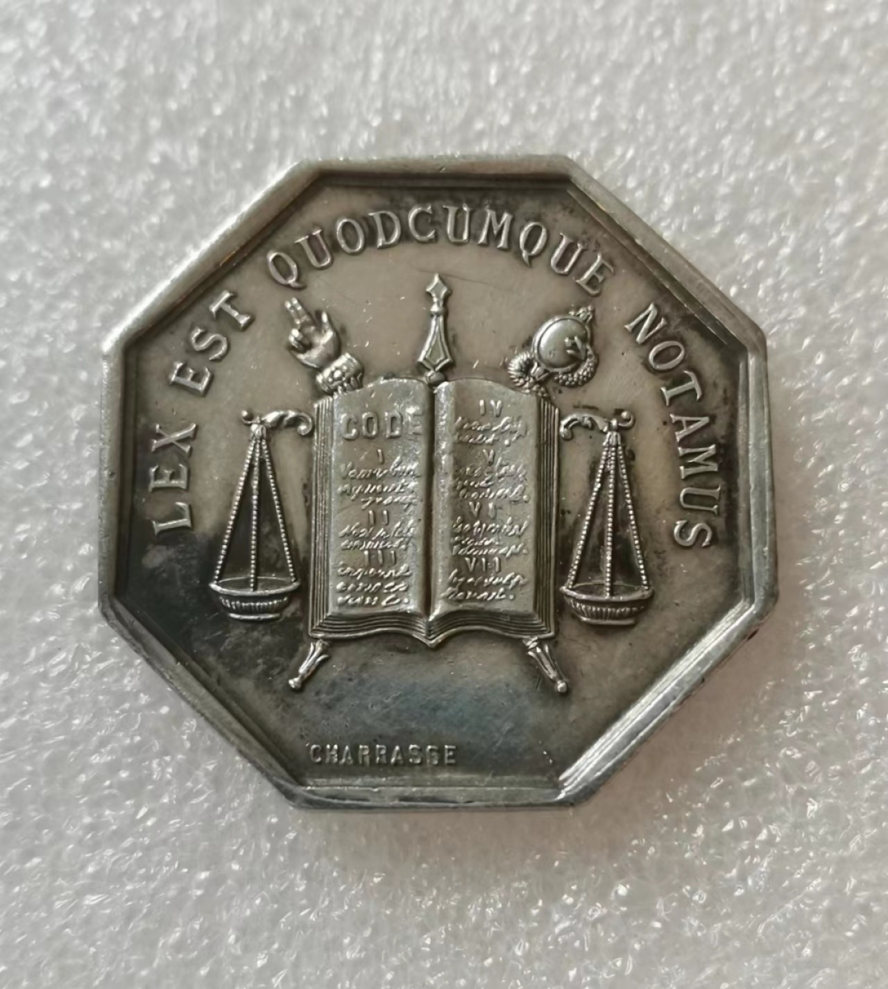 瓶子🏺第40期拍卖会 法国19世纪里昂公证人Jeton银质八角（稀少）