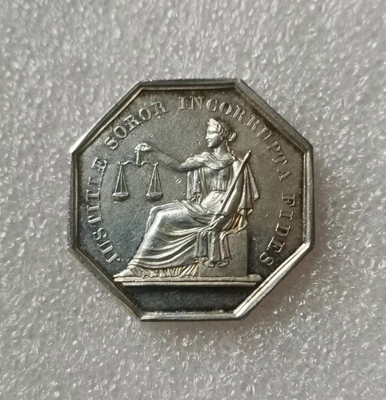 瓶子🏺第40期拍卖会 法国19世纪公证处Jeton银质八角