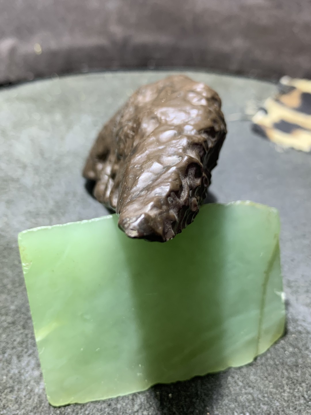 放福利，精美新疆泥石原石把件(镇纸，摆件)一块