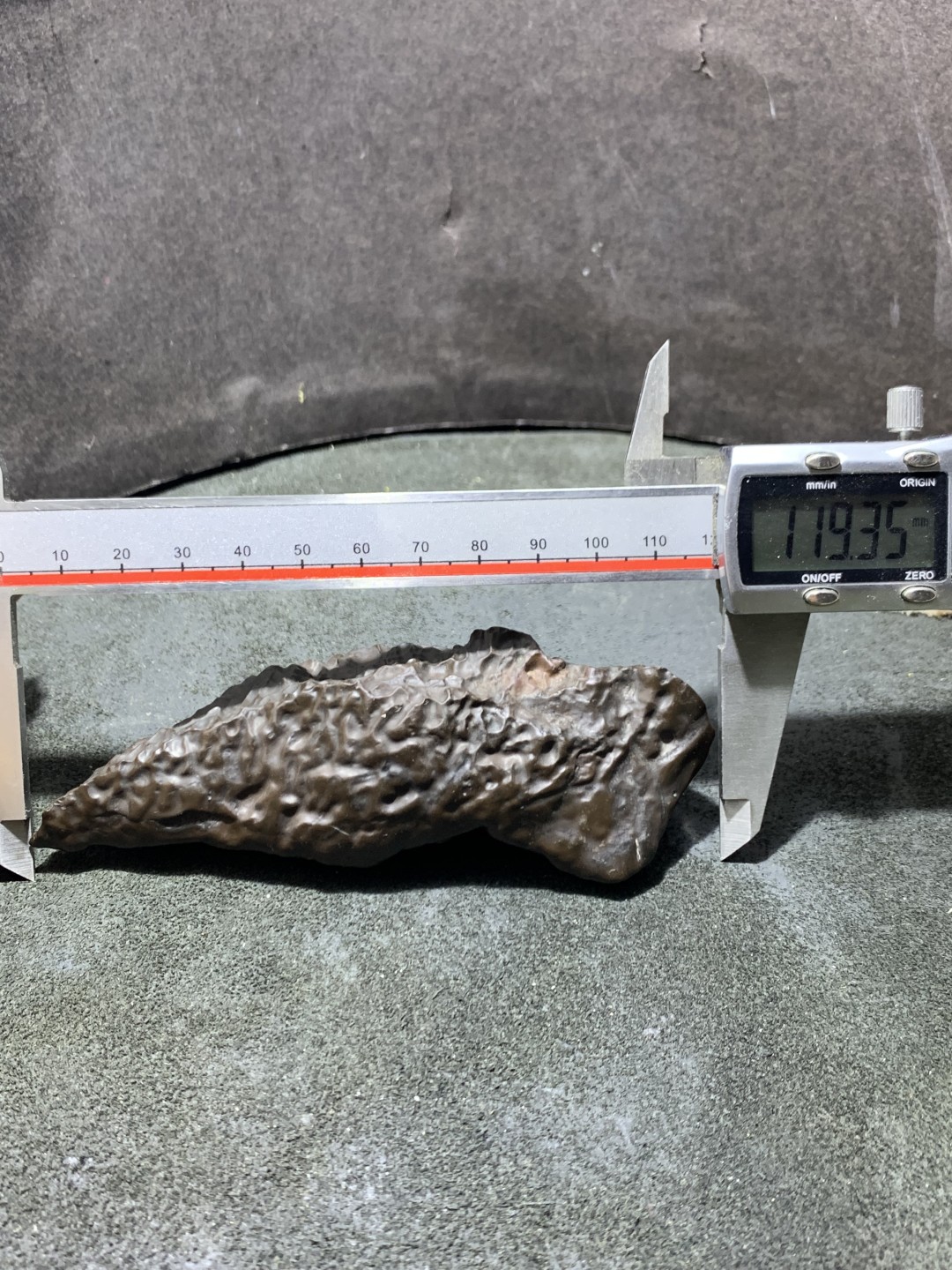 放福利，精美新疆泥石原石把件(镇纸，摆件)一块