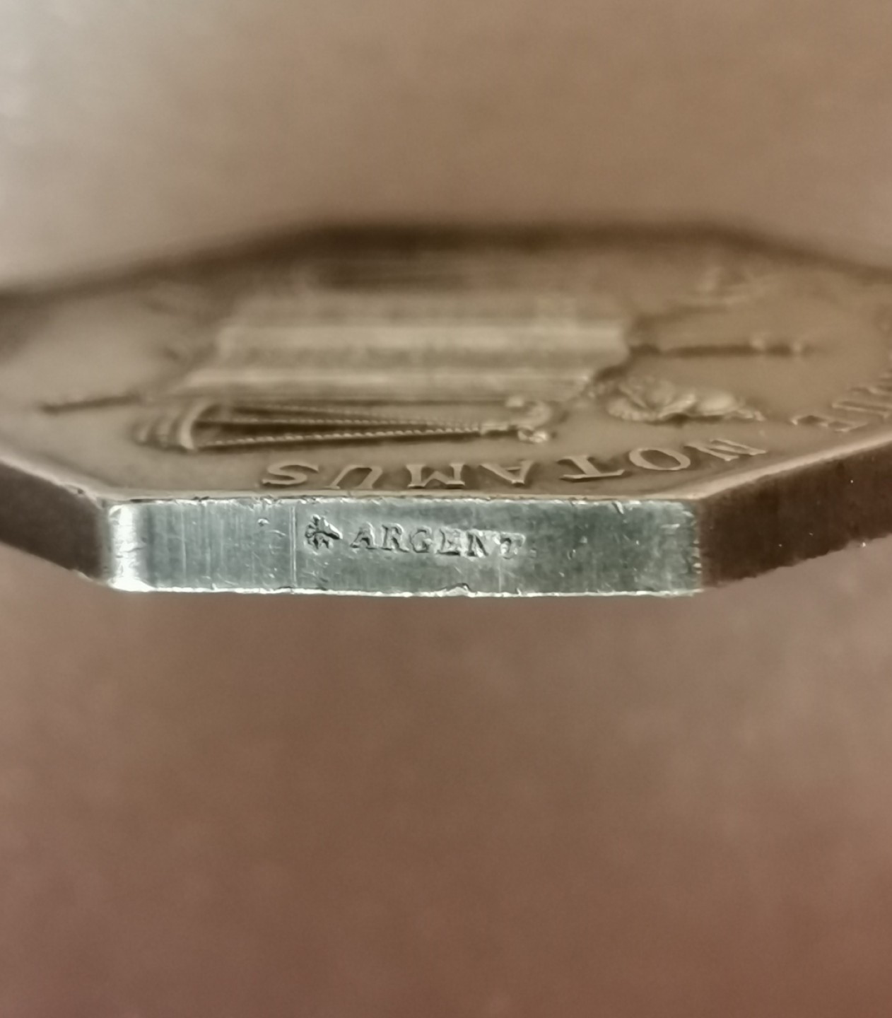 瓶子🏺第40期拍卖会 法国19世纪里昂公证人Jeton银质八角（稀少）