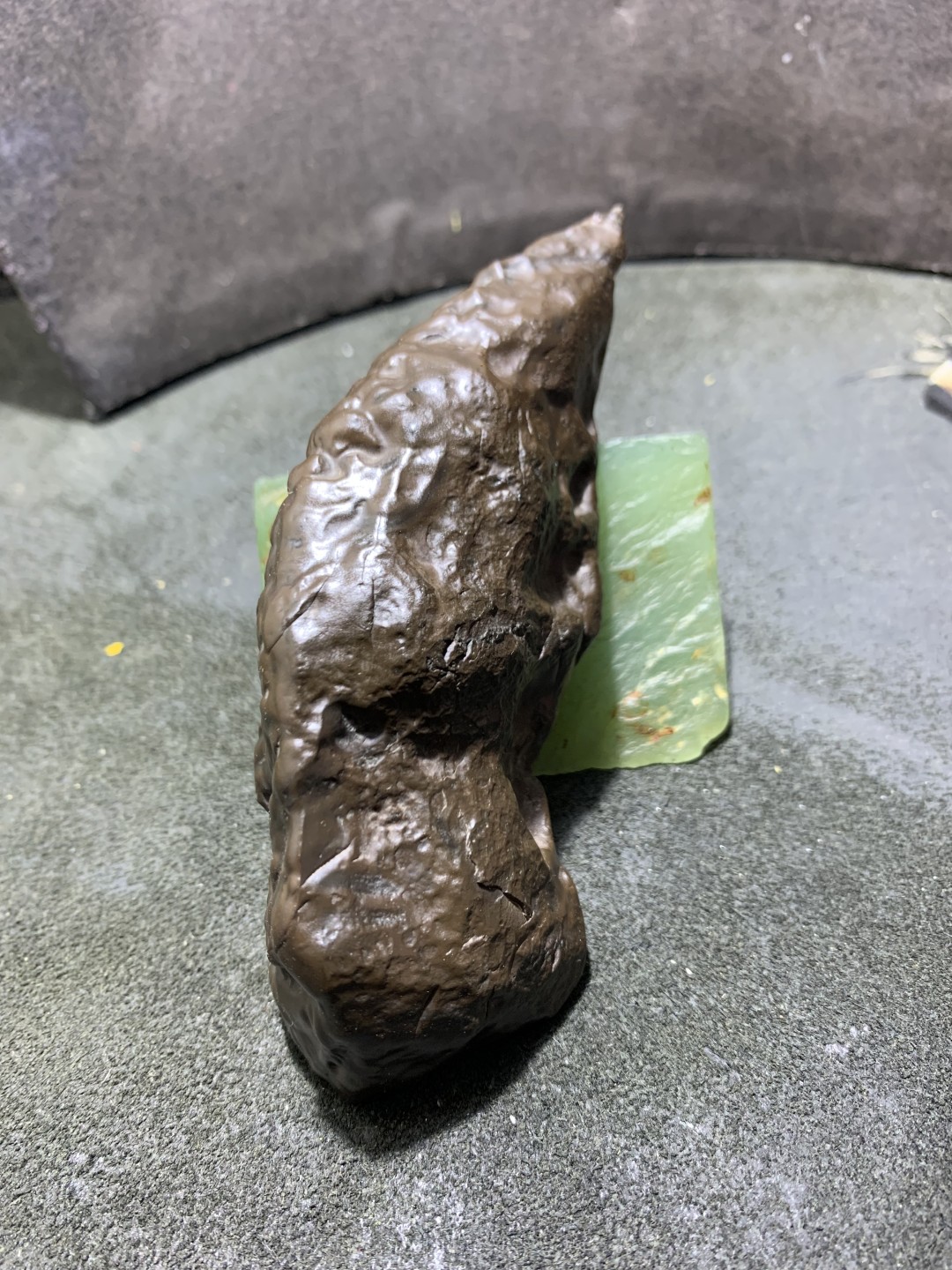放福利，精美新疆泥石原石把件(镇纸，摆件)一块