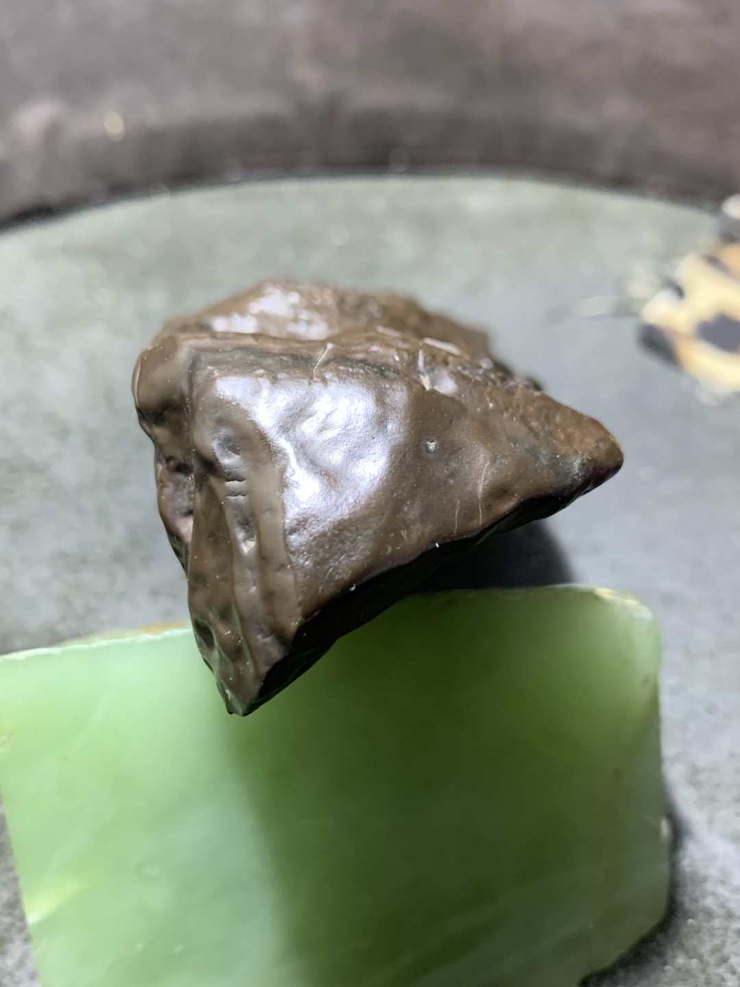 放福利，精美新疆泥石原石把件(镇纸，摆件)一块