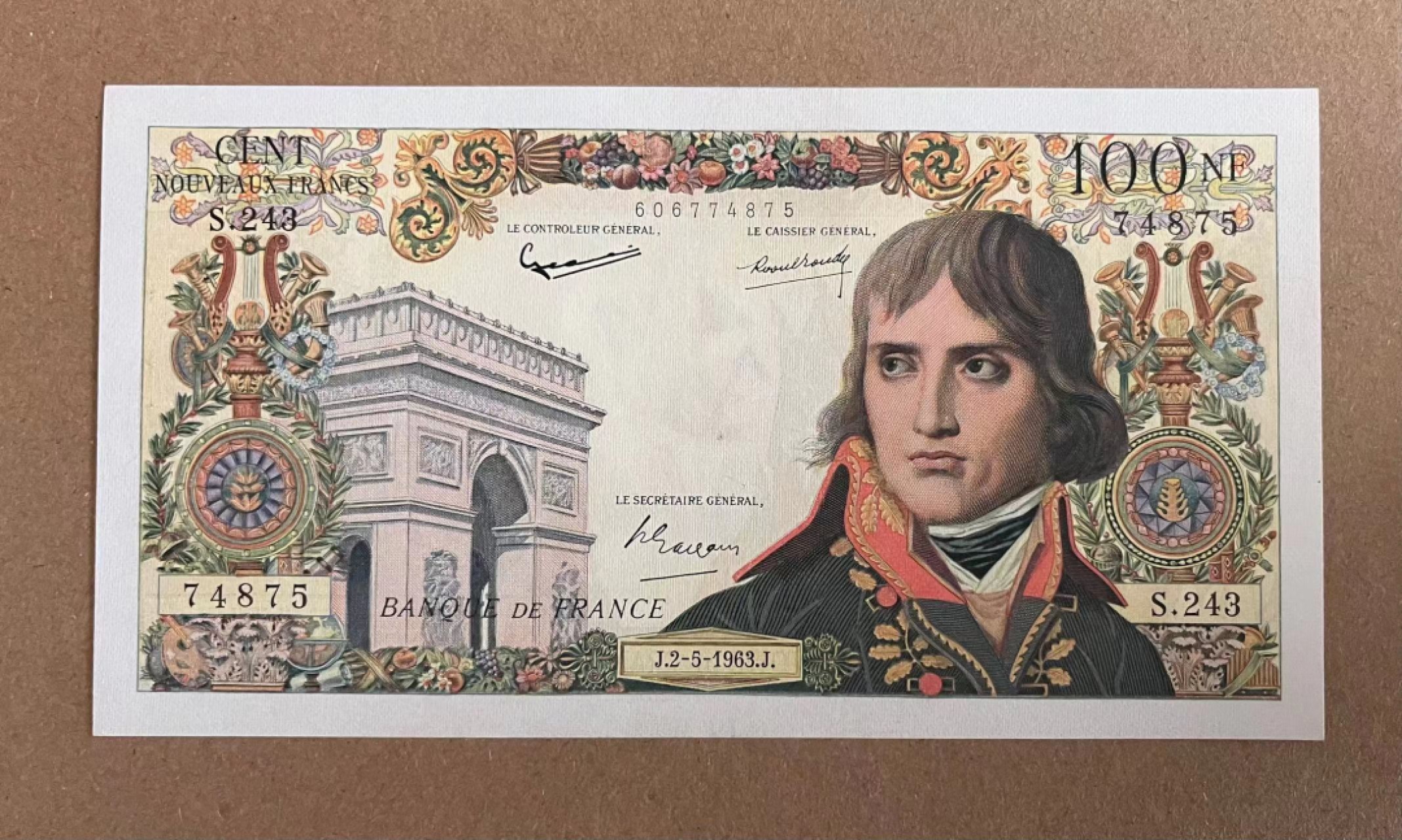  【Blue Auction】世界纸币精拍第187期——印度新金山渣打银行 （共90拍） 法国 1963年100新法郎 经典拿破仑 UNC- 有针孔