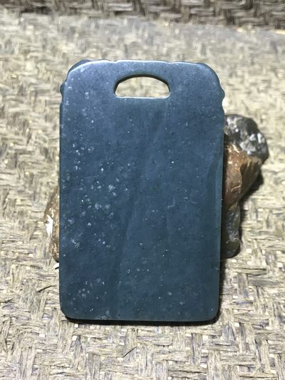 天然新疆和田青玉雕刻马踏飞燕牌子一块 ， 天然新疆和田青玉雕刻马踏飞燕牌子一块 ，