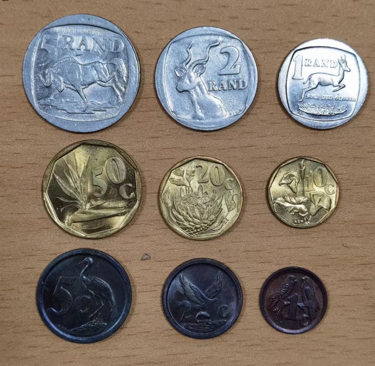 北京马甸外币专卖微拍第七十七期，非贵金属外国纪念币，流通币专场，陆续上新欢迎关注 南非