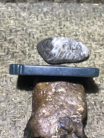 天然新疆和田青玉雕刻马踏飞燕牌子一块 ， 天然新疆和田青玉雕刻马踏飞燕牌子一块 ，