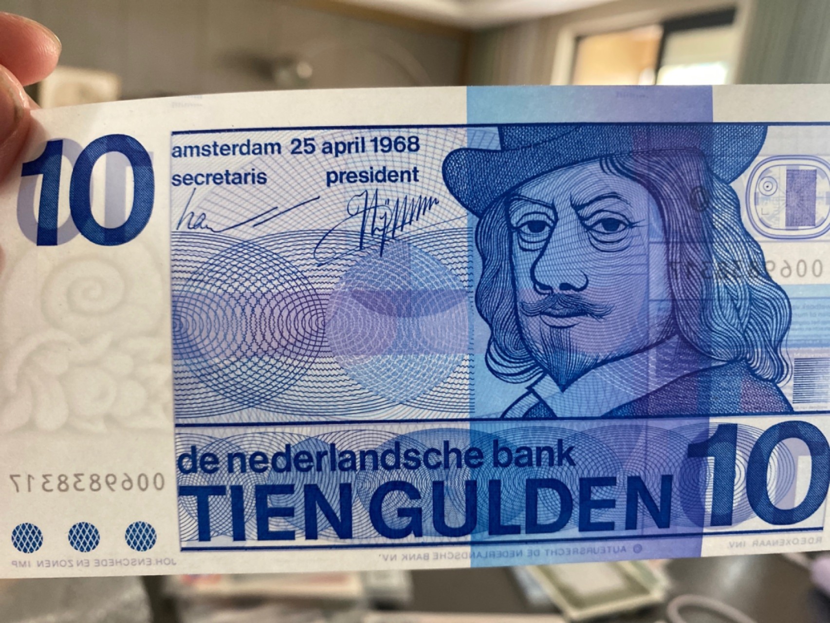 收藏联盟164期拍卖 综合场今晚七点开拍 漏还很多等您来 1968年荷兰牛眼版10盾 全新