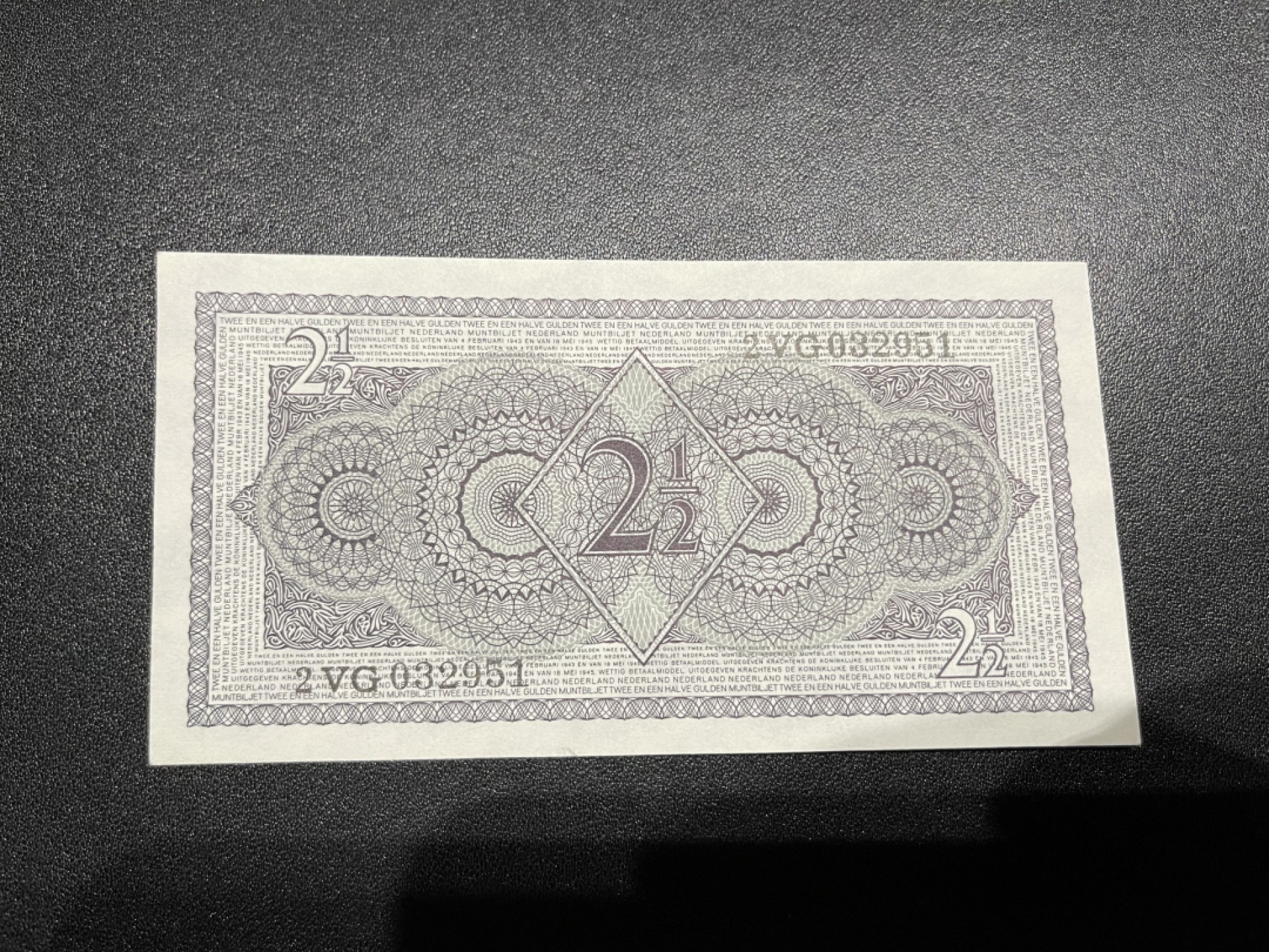 《外钞收藏家》第一百八十期拍卖 荷兰1949年2.5盾 全新UNC