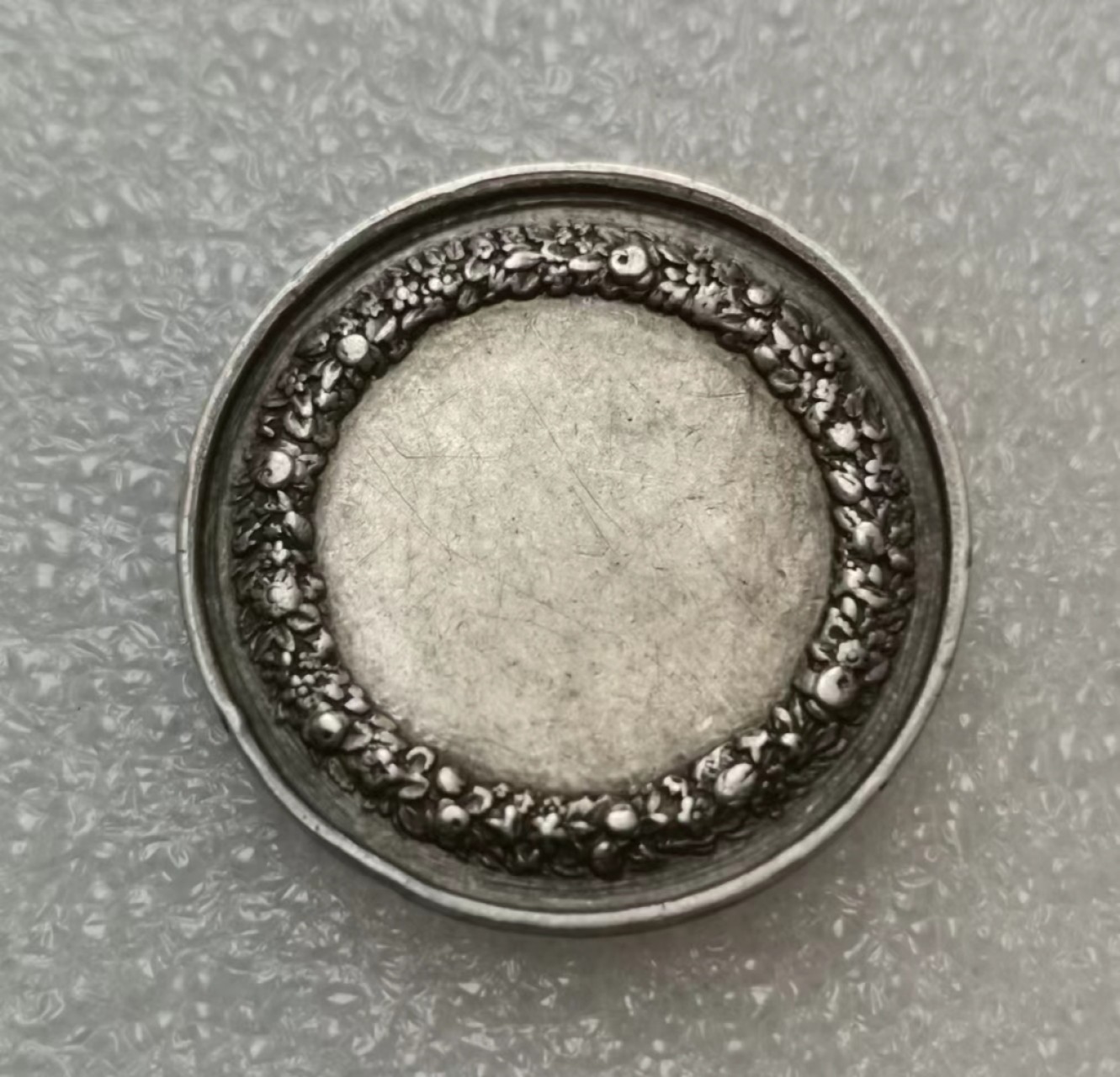 瓶子🏺第41期拍卖会 法国19世纪银质婚章（未使用）