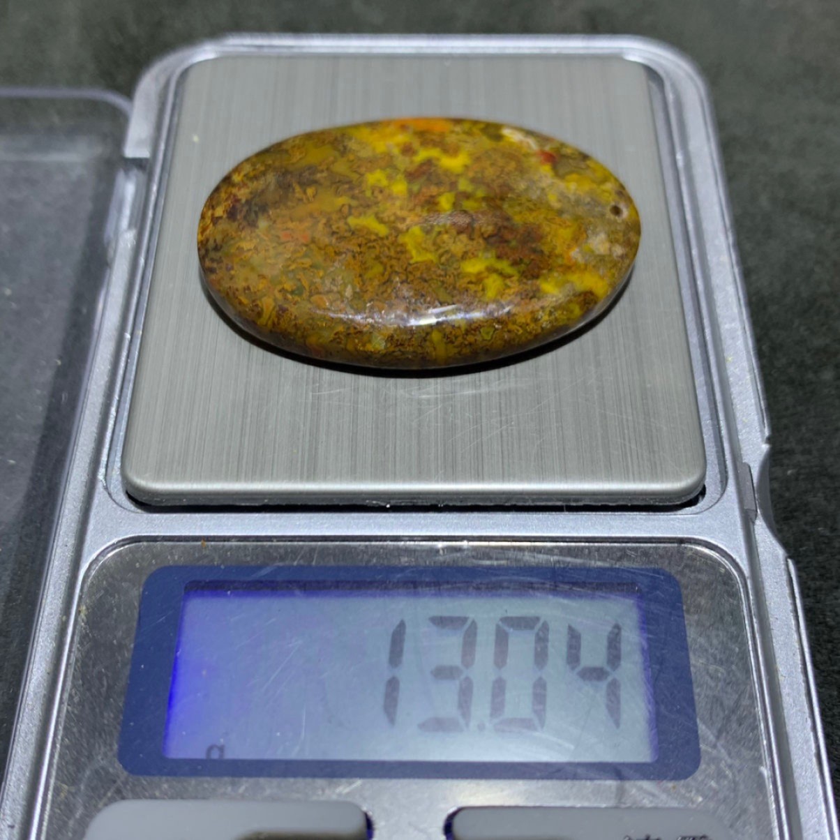 精美战国红玛瑙黄金草花纹牌子一个，