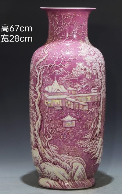 美品·款识“大清乾隆年制”精工细作满工胭脂红彩雪景纹赏瓶。 - 美品·款识“大清乾隆年制”精工细作满工胭脂红彩雪景纹赏瓶。