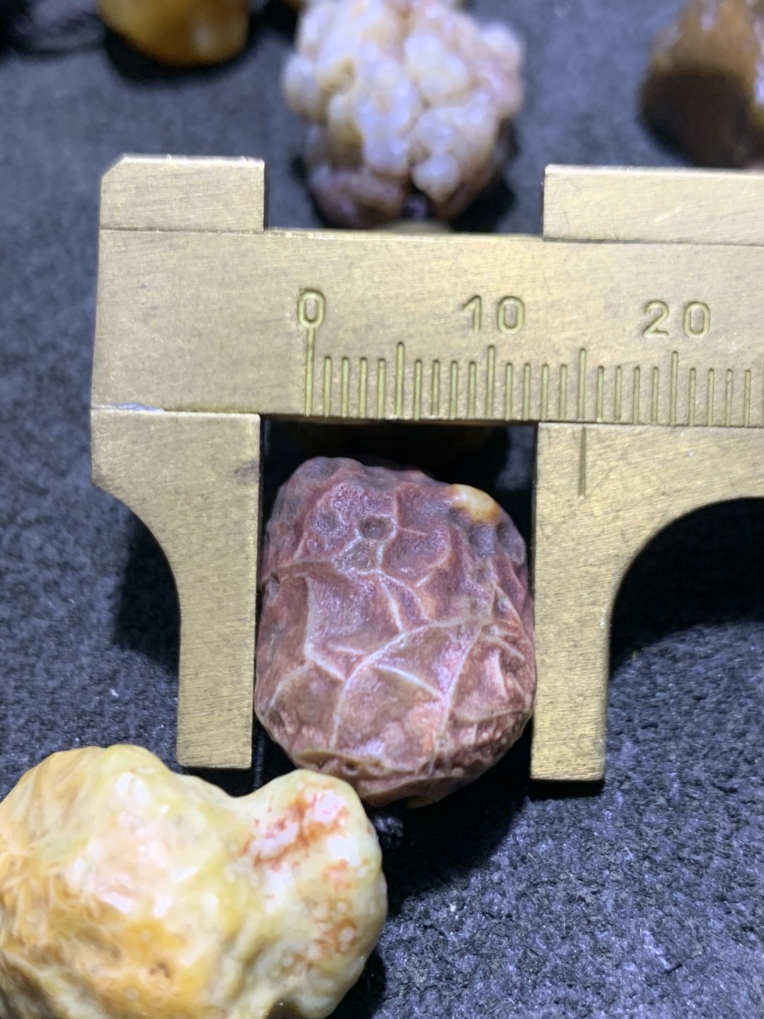 精美大颗粒筋脉石原石手工编织手串一条