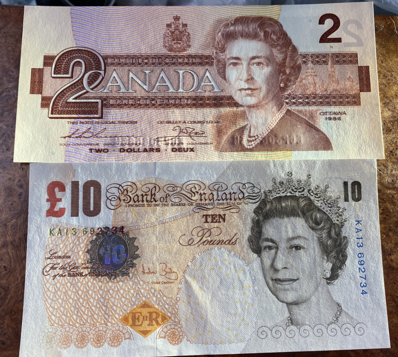 Chase Auction 第12期 - - 中外纸钞、民国炒联拍！ 女王钞两张，unc，品相如图！