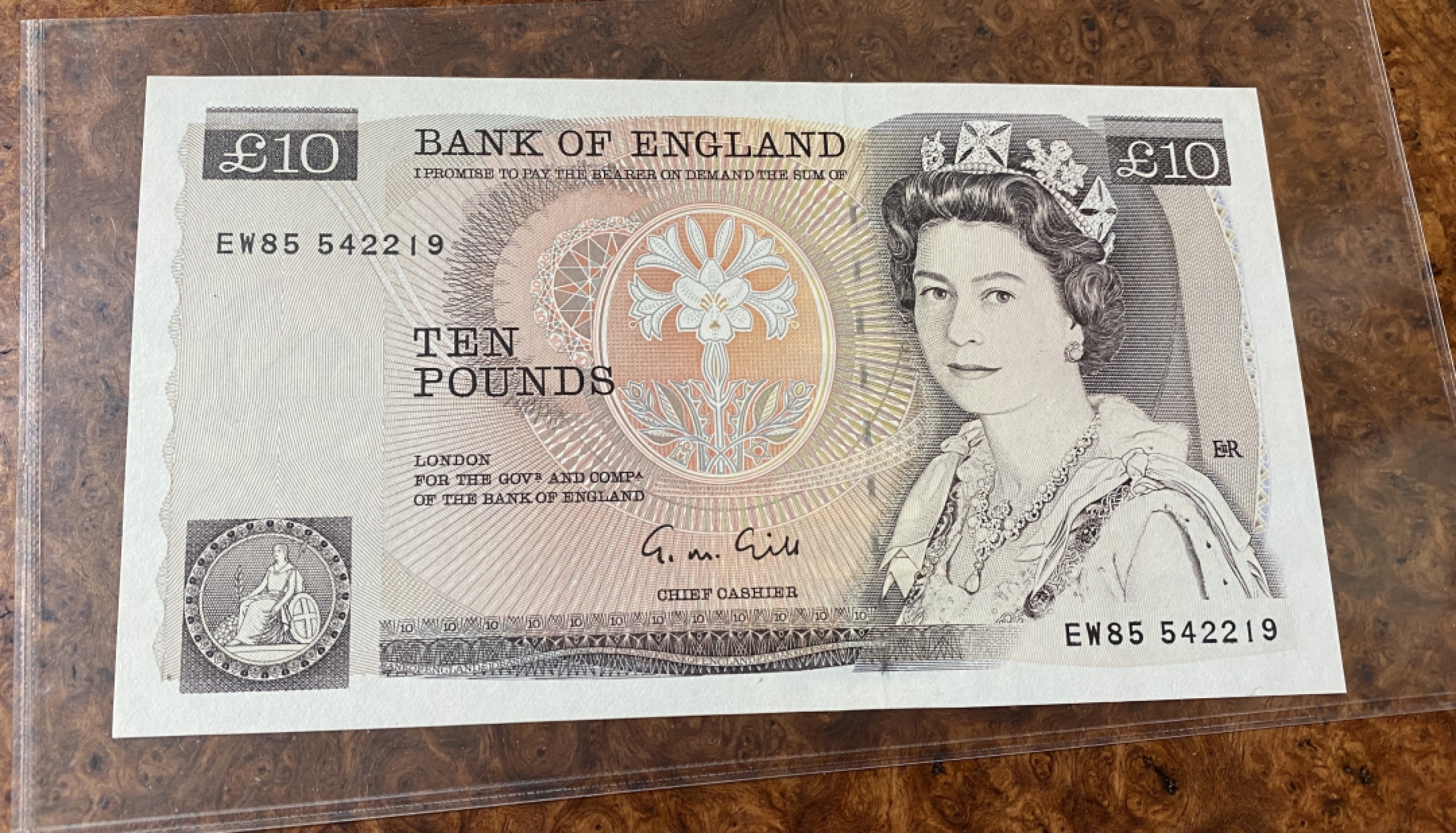 Chase Auction 第12期 - - 中外纸钞、民国炒联拍！ 英国D序列10镑，unc，品相如图！