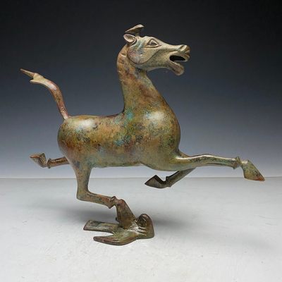 珍藏•青铜“马踏飞燕” - 珍藏•青铜“马踏飞燕”