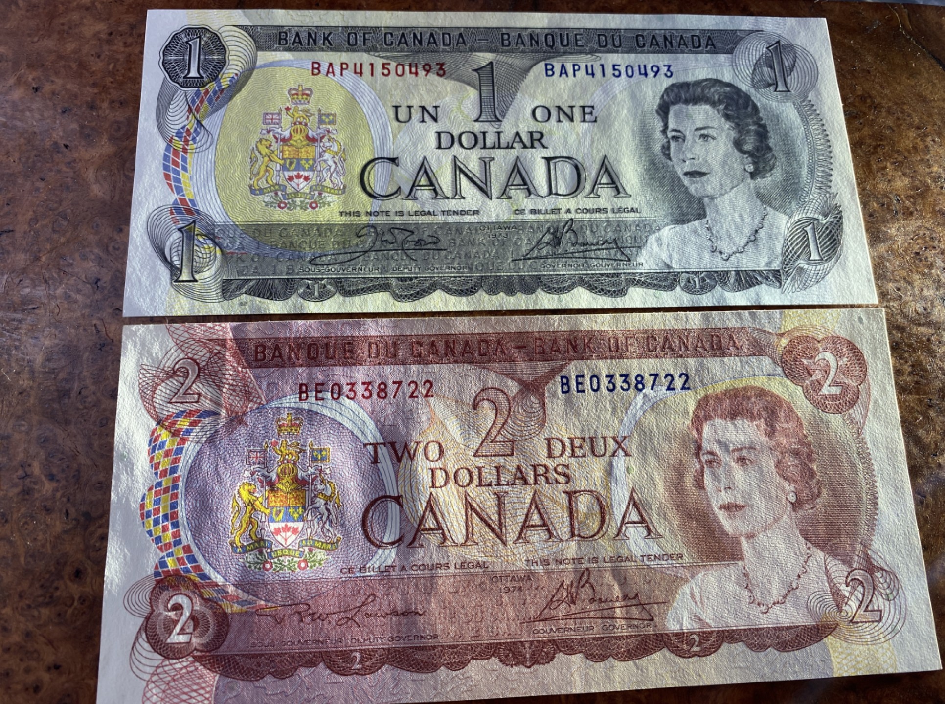 Chase Auction 第12期 - - 中外纸钞、民国炒联拍！ 加拿大纸币两张，1面值为unc，2面值为unc-，品相如图！
