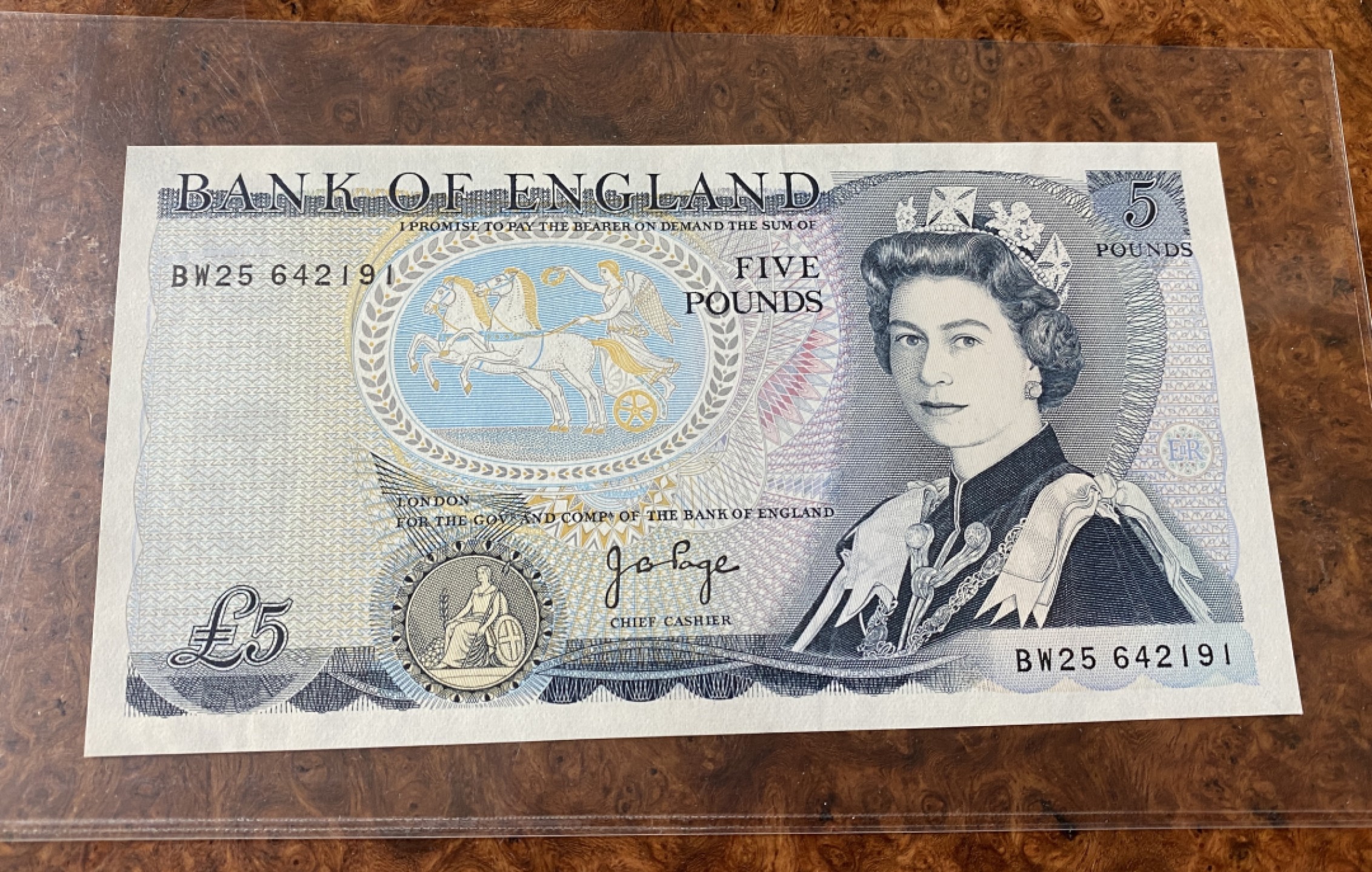 Chase Auction 第12期 - - 中外纸钞、民国炒联拍！ 英国D序列5镑，unc，品相如图！