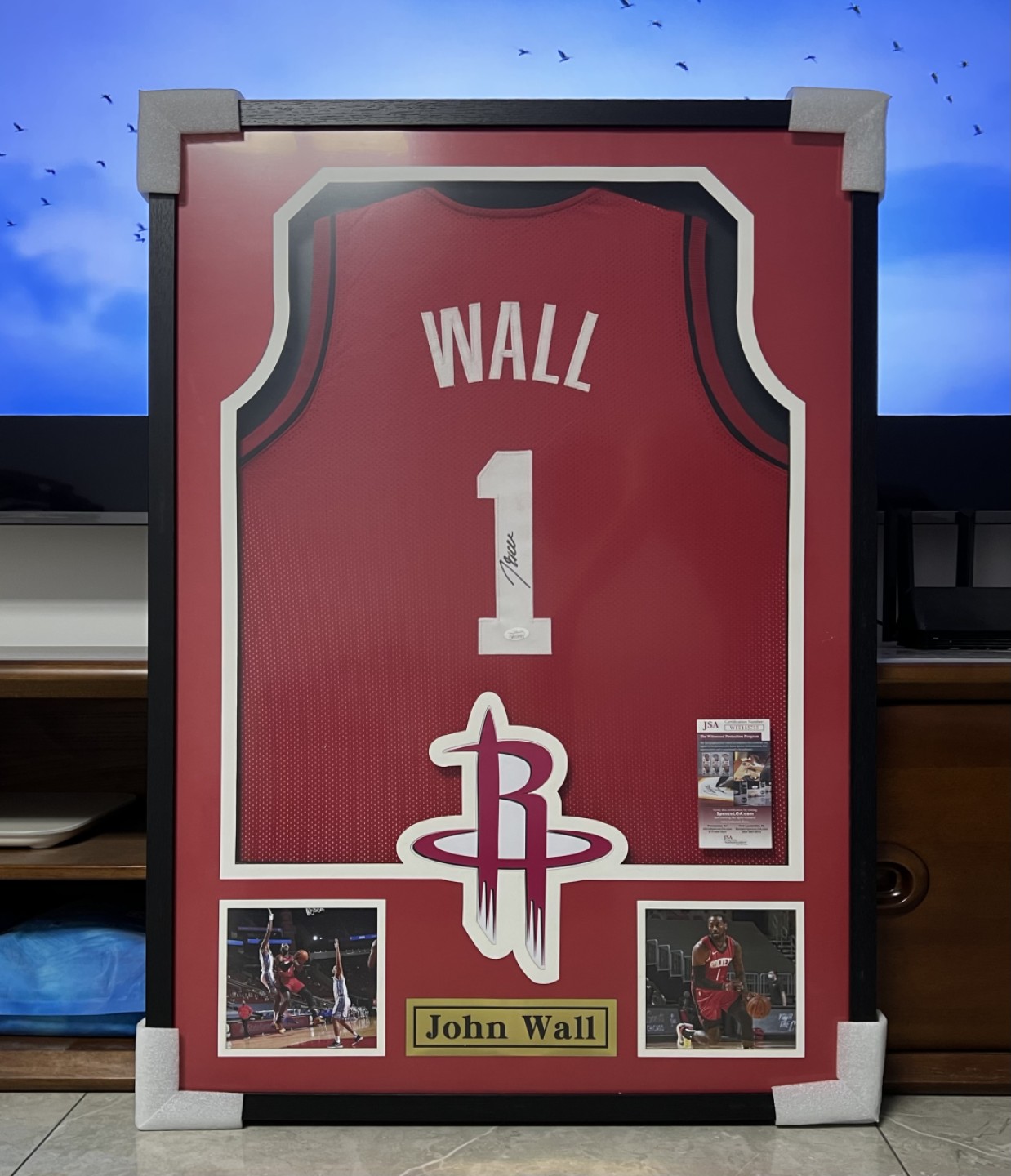 零元拍：约翰沃尔签字球衣带装裱框 NBA火箭队第三方球衣 权威认证机构JSA公司鉴定认证 NBA速度最快的球员 状元郎 奇才曾经的老大，5次全明星，已做精美裱框