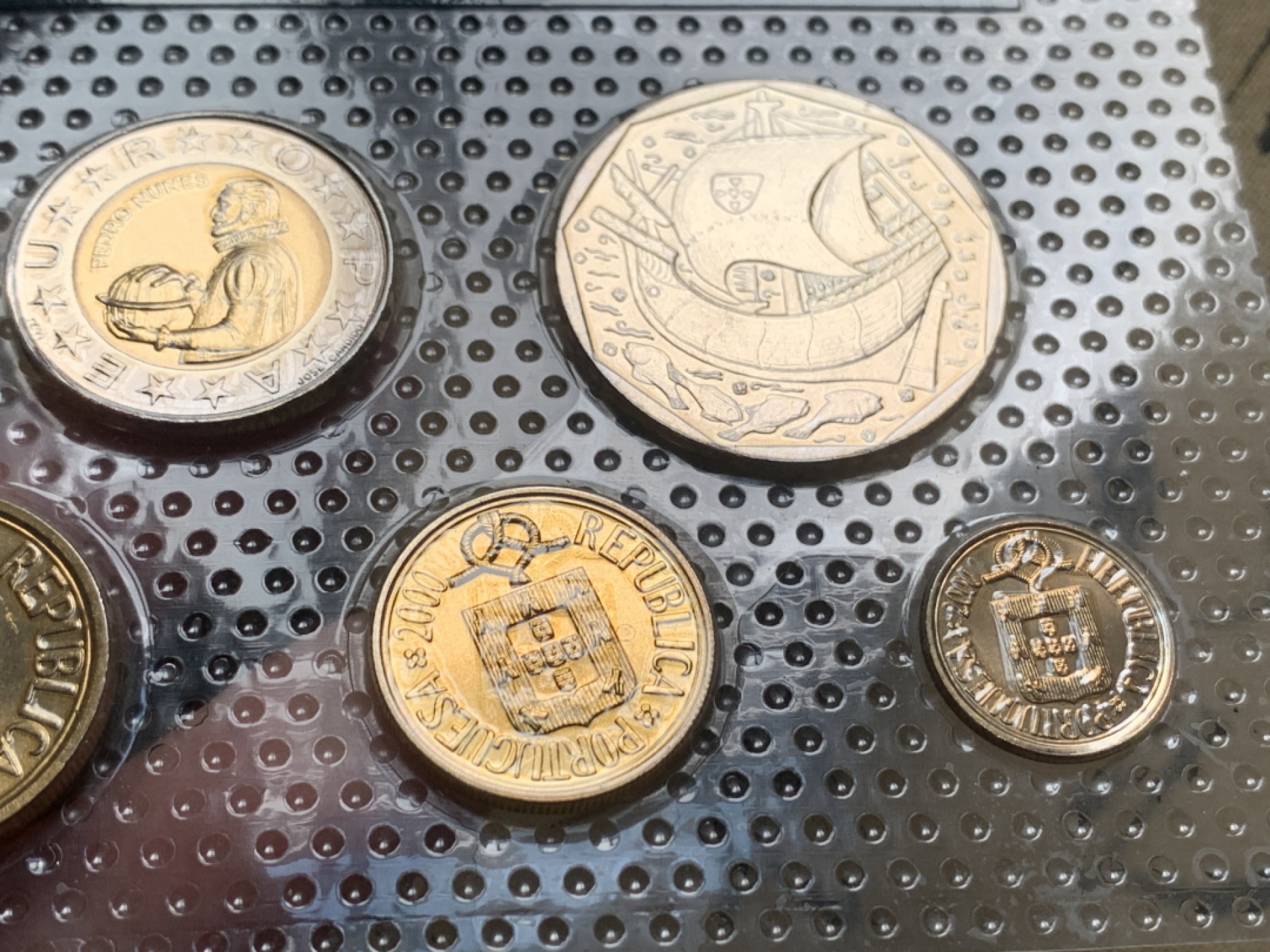 《竞宝斋》第63场-本周日 （全场不限金额包邮） 封装 葡萄牙 2000年 不同面值 七枚套 套币