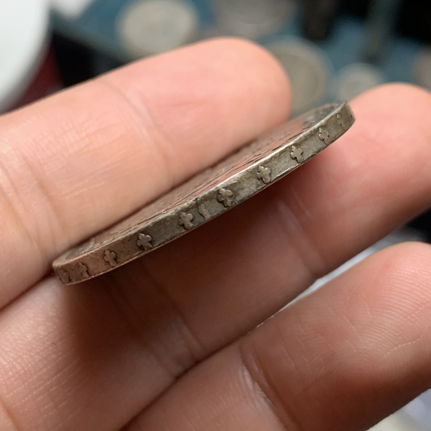 《竞宝斋》第63场-本周日 （全场不限金额包邮） 1891年西班牙光头阿方索好品5比塞塔银币