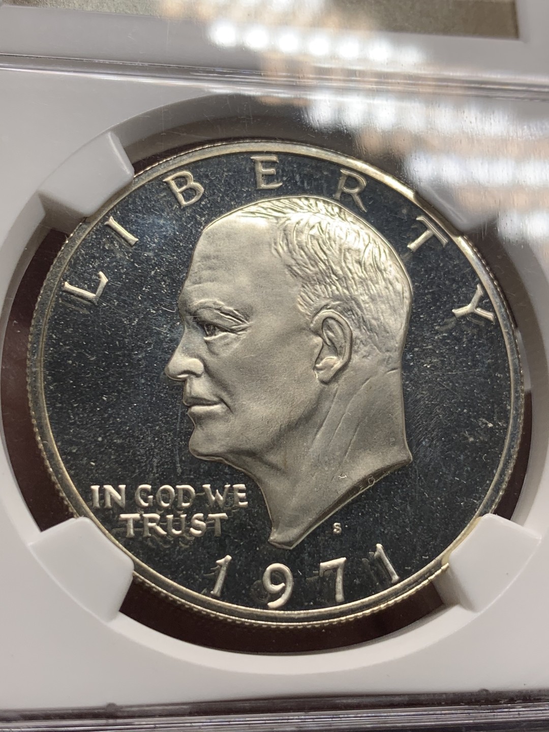 《竞宝斋》第63场-本周日 （全场不限金额包邮） NGC PF66CAMEO 美国1971年艾森豪威尔精制一美元银币