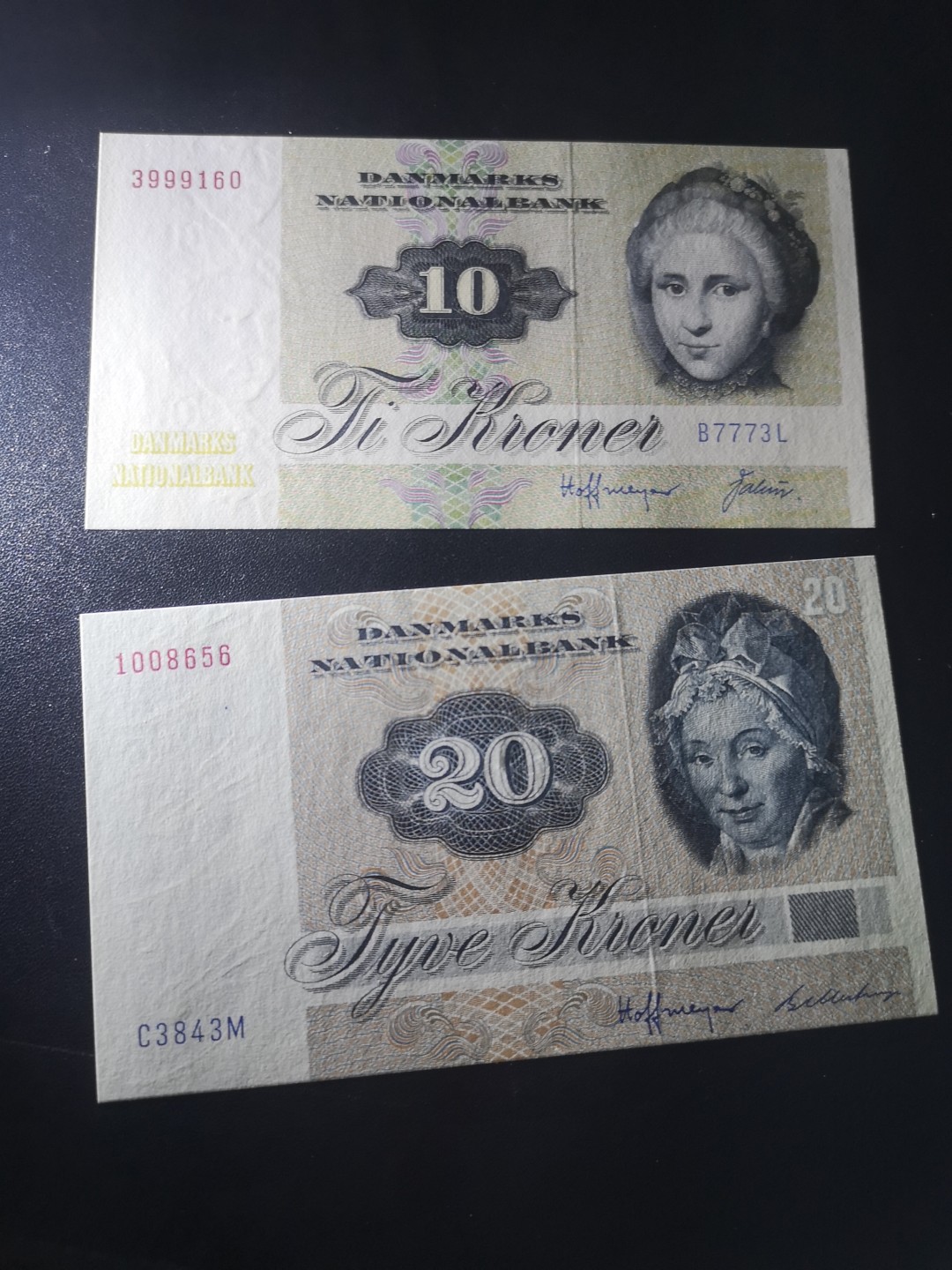 《外钞收藏家》第一百八十一期拍卖 丹麦动物版20、10克朗两张 全新UNC 无47