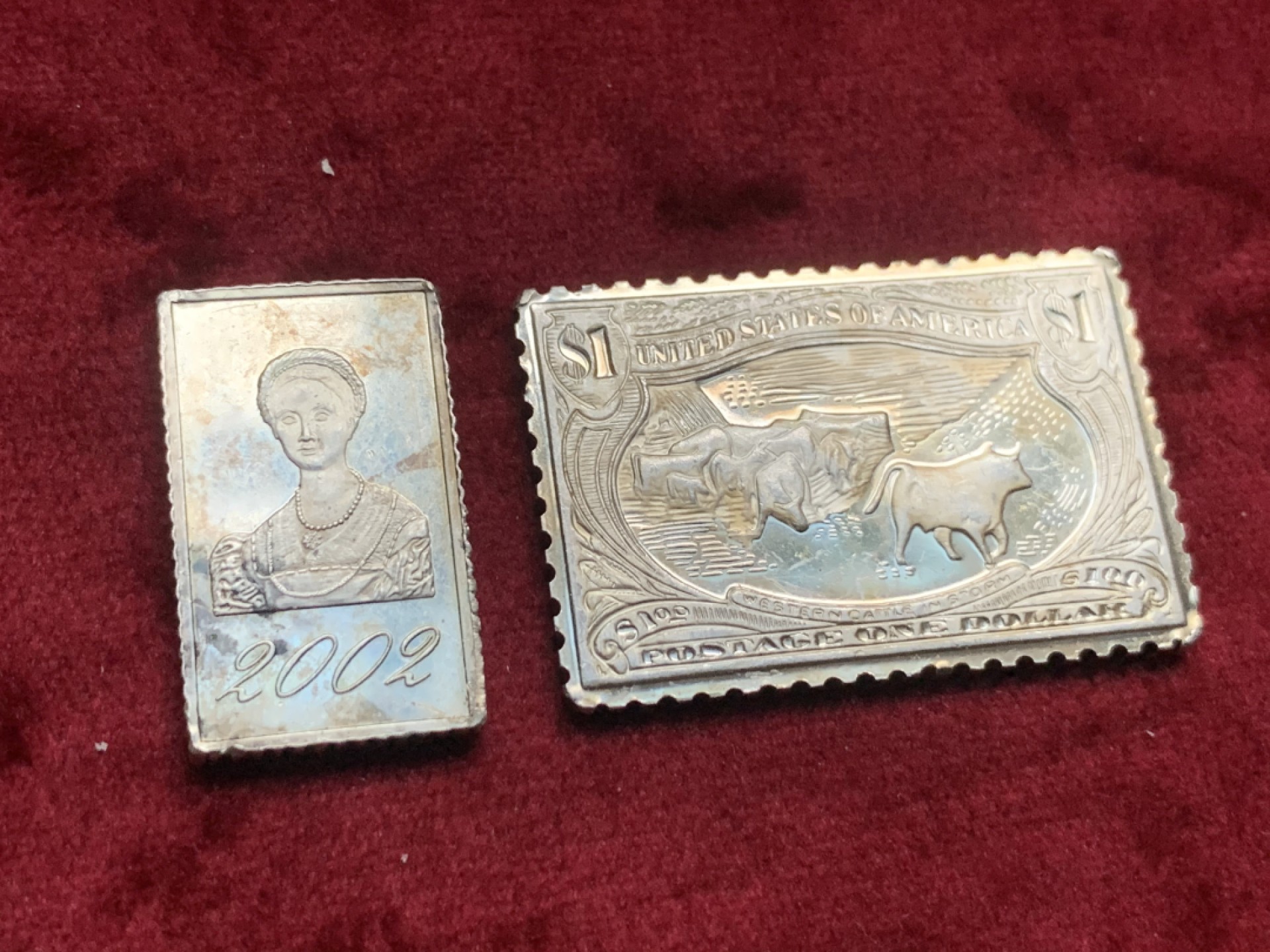 《竞宝斋》第63场-本周日 （全场不限金额包邮） 美国 弗兰克林造币厂 邮票型纯银银章 +2002年人像银章  总重 21.3克