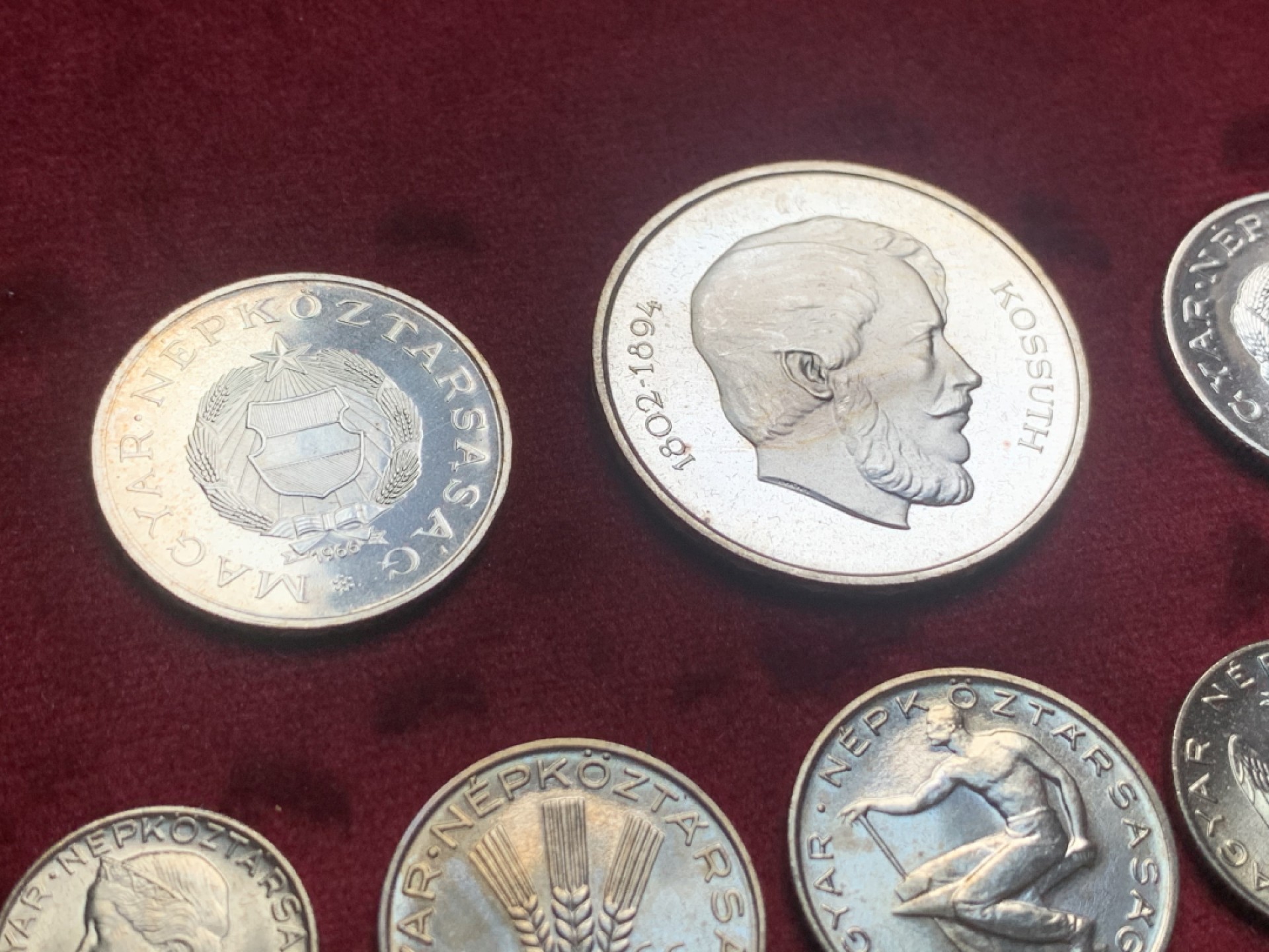 《竞宝斋》第63场-本周日 （全场不限金额包邮） 匈牙利1966年精制套币proof set特殊版别特殊材质