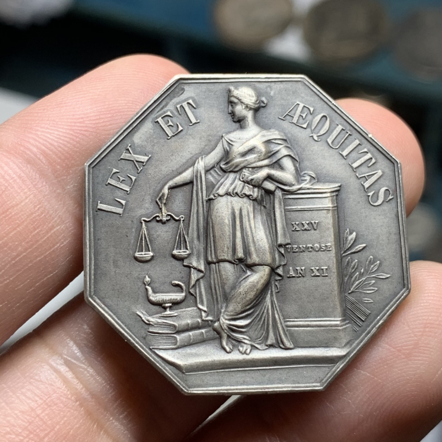 《竞宝斋》第63场-本周日 （全场不限金额包邮） 法国里尔省公正女神八角银章 35mm，19.6克，Aregnt边铭