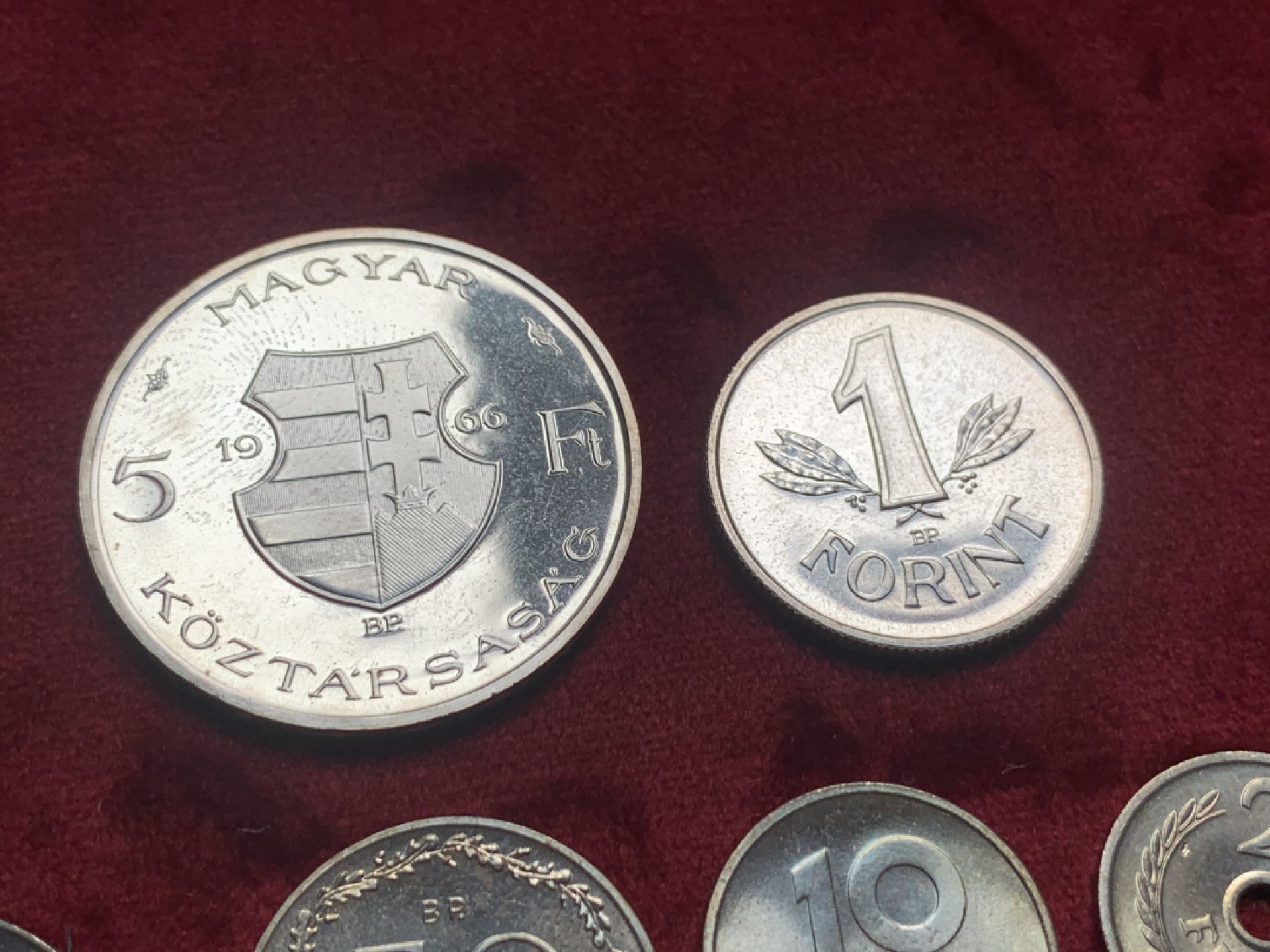 《竞宝斋》第63场-本周日 （全场不限金额包邮） 匈牙利1966年精制套币proof set特殊版别特殊材质