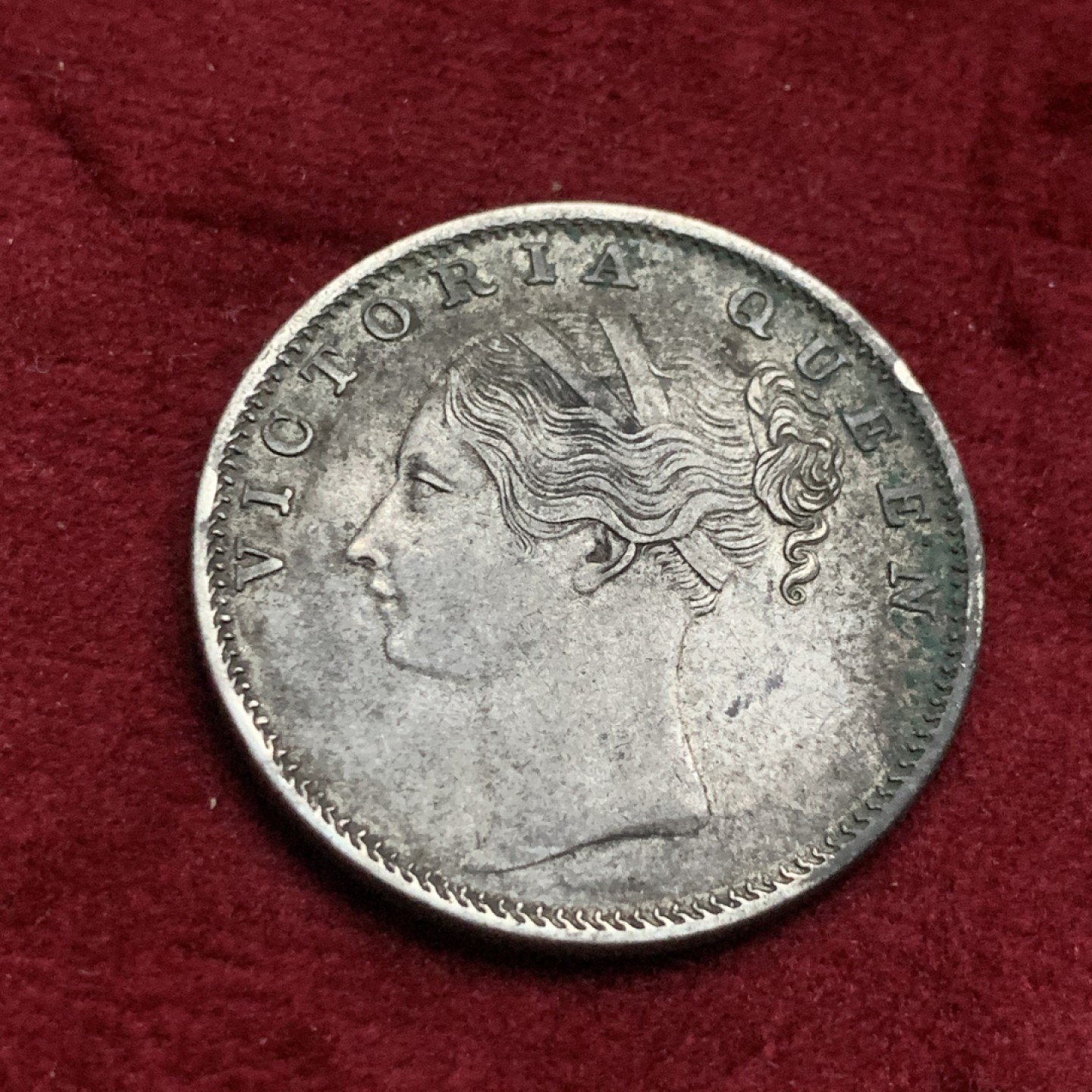 《竞宝斋》第63场-本周日 （全场不限金额包邮） 英属东印度公司1840年维多利亚单辫，双辫1卢比一对，都是au品相，发丝都好，双辫带光。