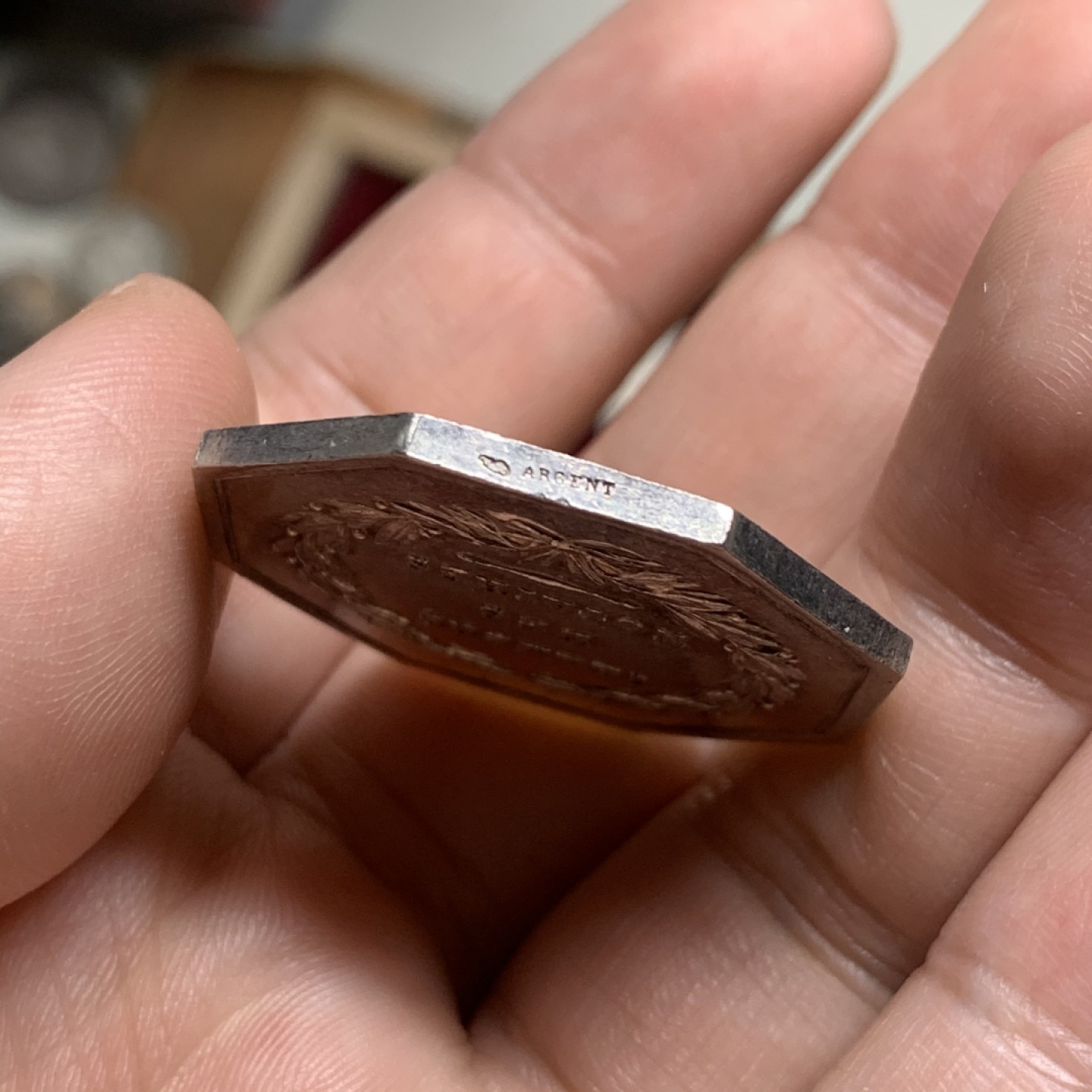 《竞宝斋》第63场-本周日 （全场不限金额包邮） 法国马恩省公证处八角银章  34mm，15.2克，Aregnt边铭